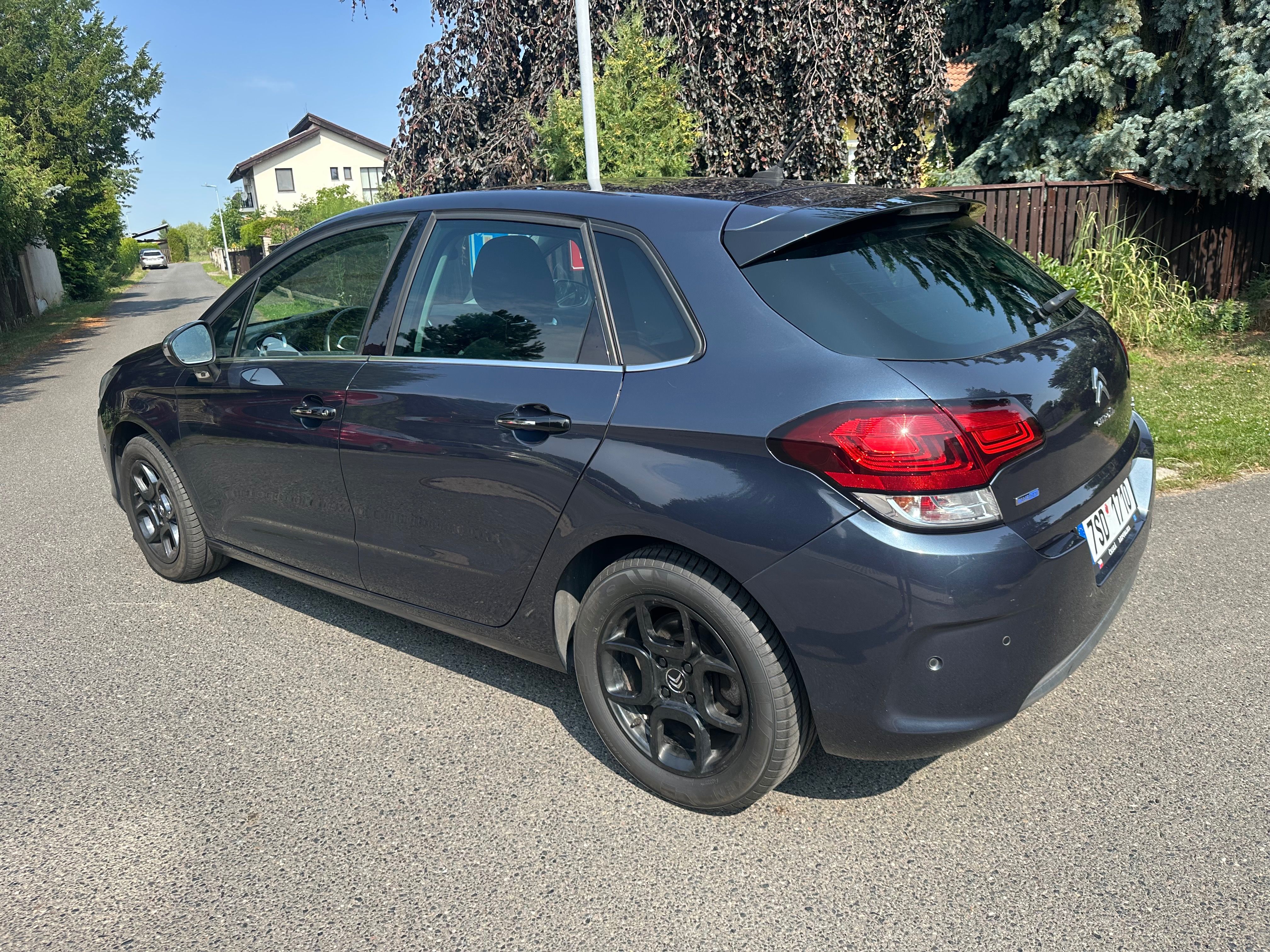 Citroën C4, 1,6 HDI 88 KW 100 TIS KM - fotka 5