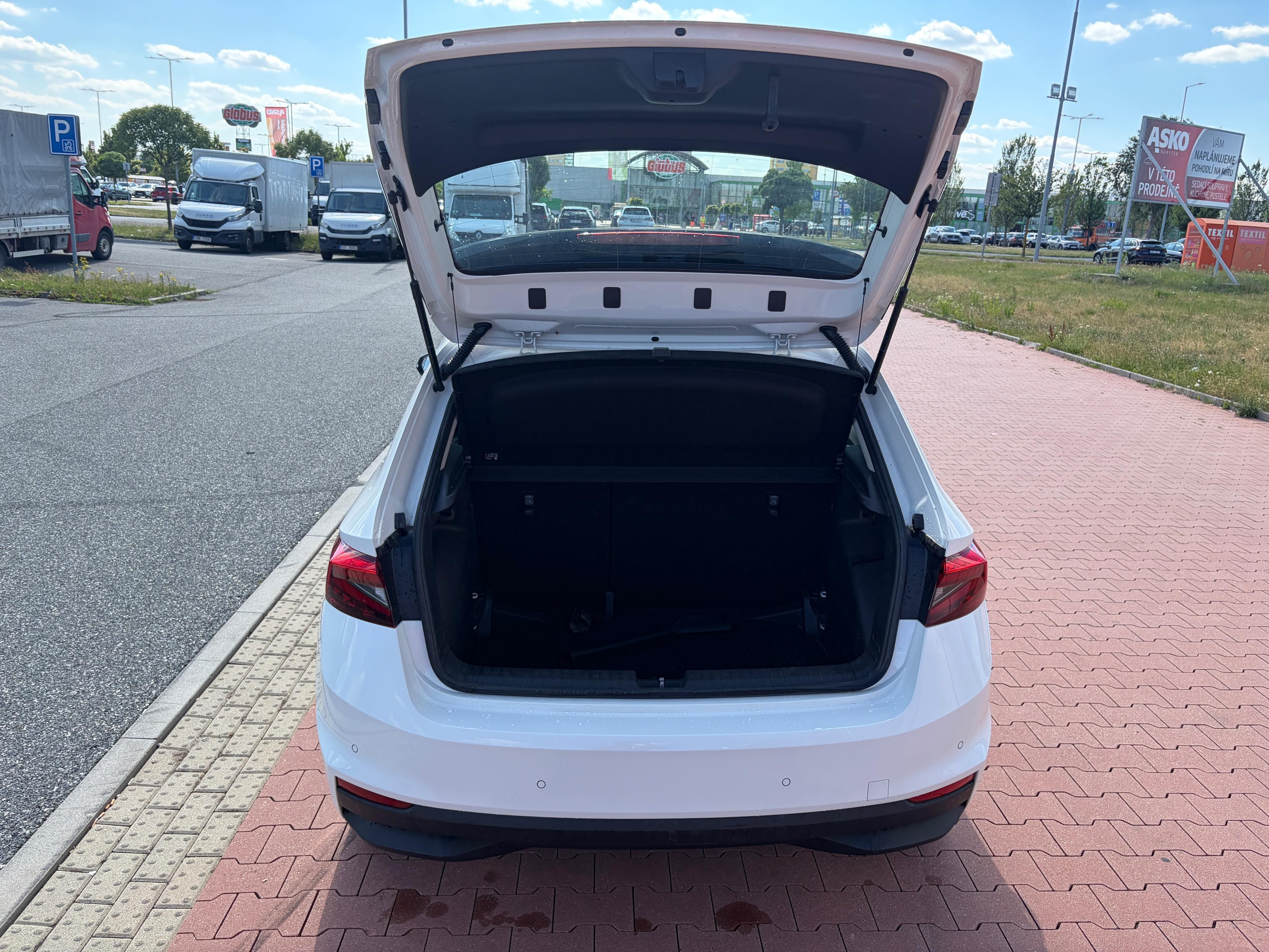 Škoda Fabia, 1.0 TSI - Maximální výbava - fotka 4