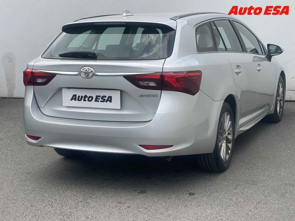 Toyota Avensis, 2.0d,ČR - fotka 4