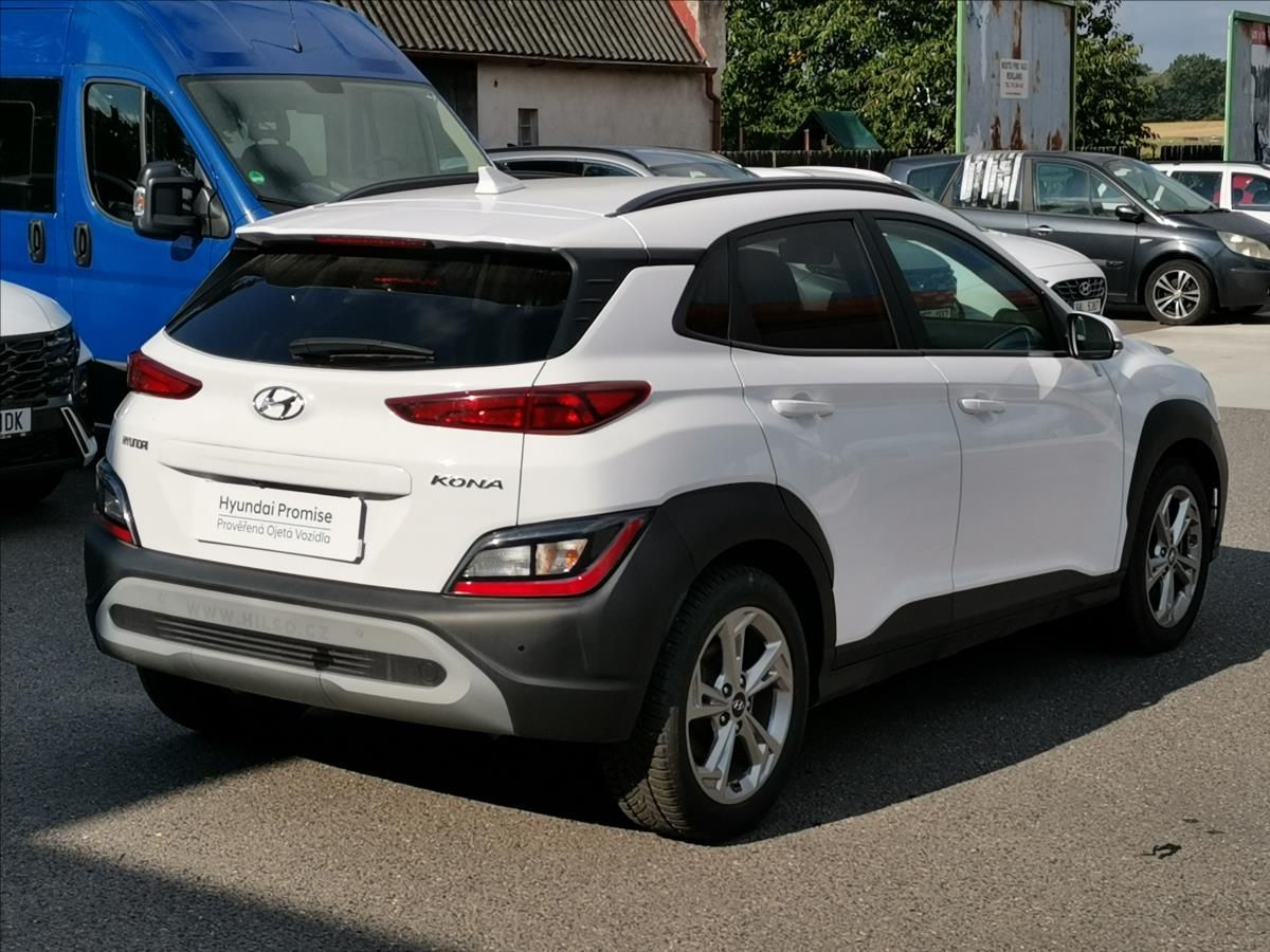 Hyundai Kona, 1,6 T-GDI 145kW Smart AT - fotka 4
