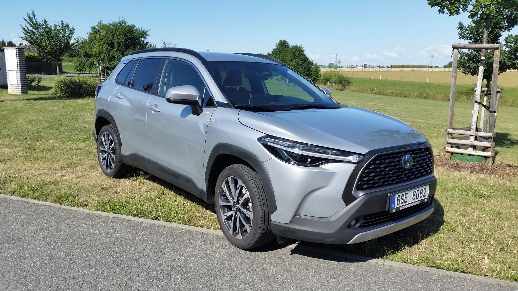 Toyota Corolla Cross, 2.0 HYBRID 146KW 1.majitel ČR - fotka 3