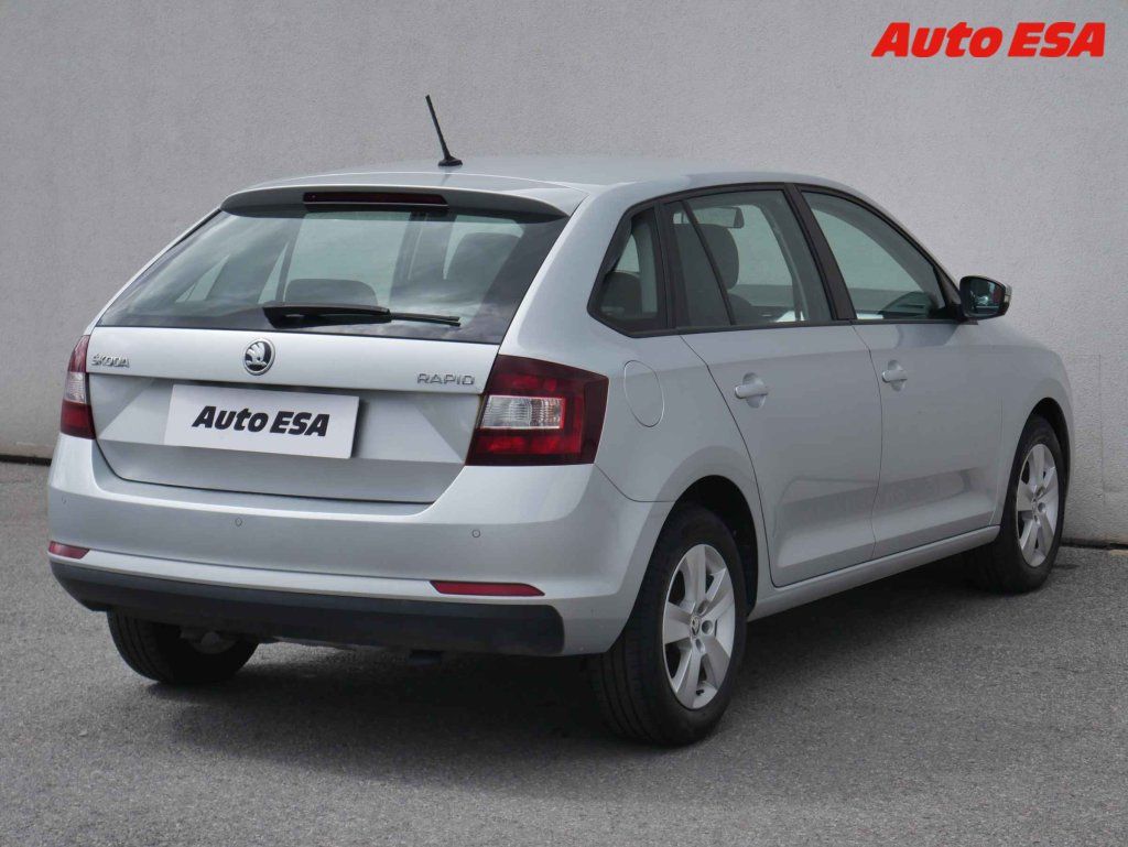 Škoda Rapid, 1.0 TSI,2.maj,ČR - fotka 4