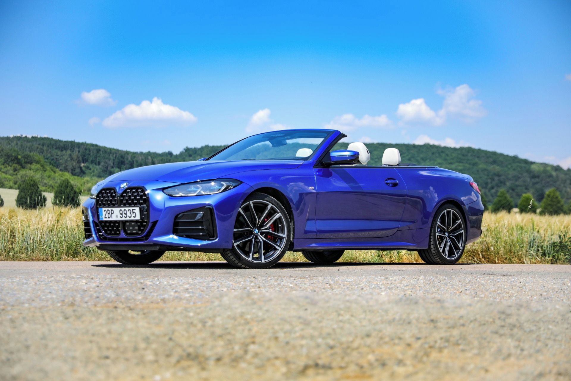 BMW Řada 4, M440i xDrive Convertible - fotka 3