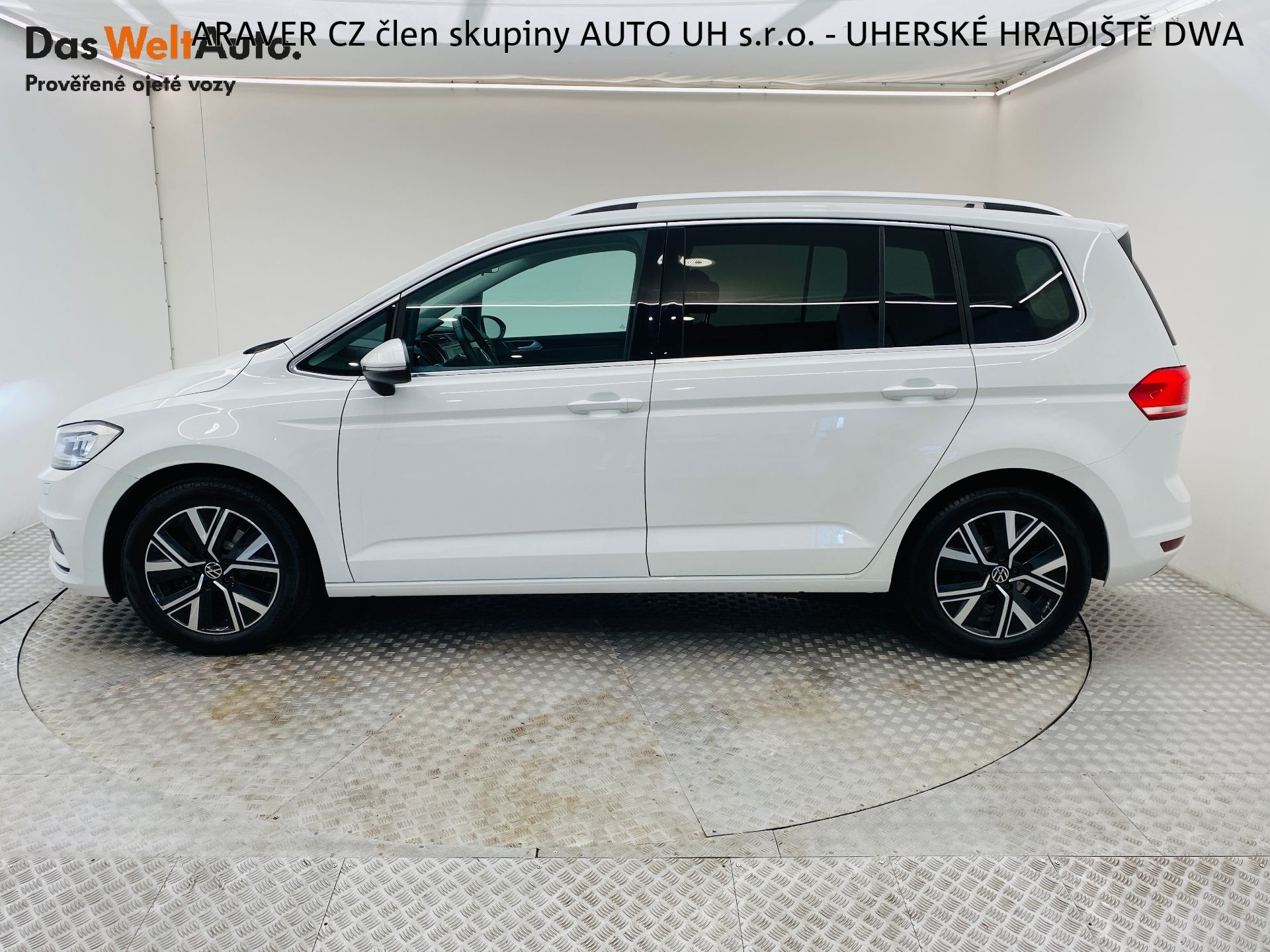Volkswagen Touran, 2.0 TDI DSG 110kW Highline - fotka 3