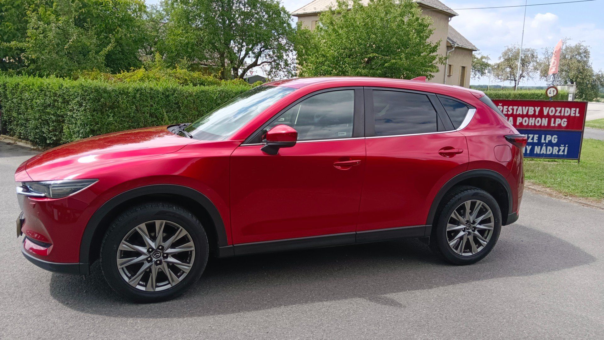 Mazda CX-5, 2.0I 4x4 automat Koupeno čr - fotka 2