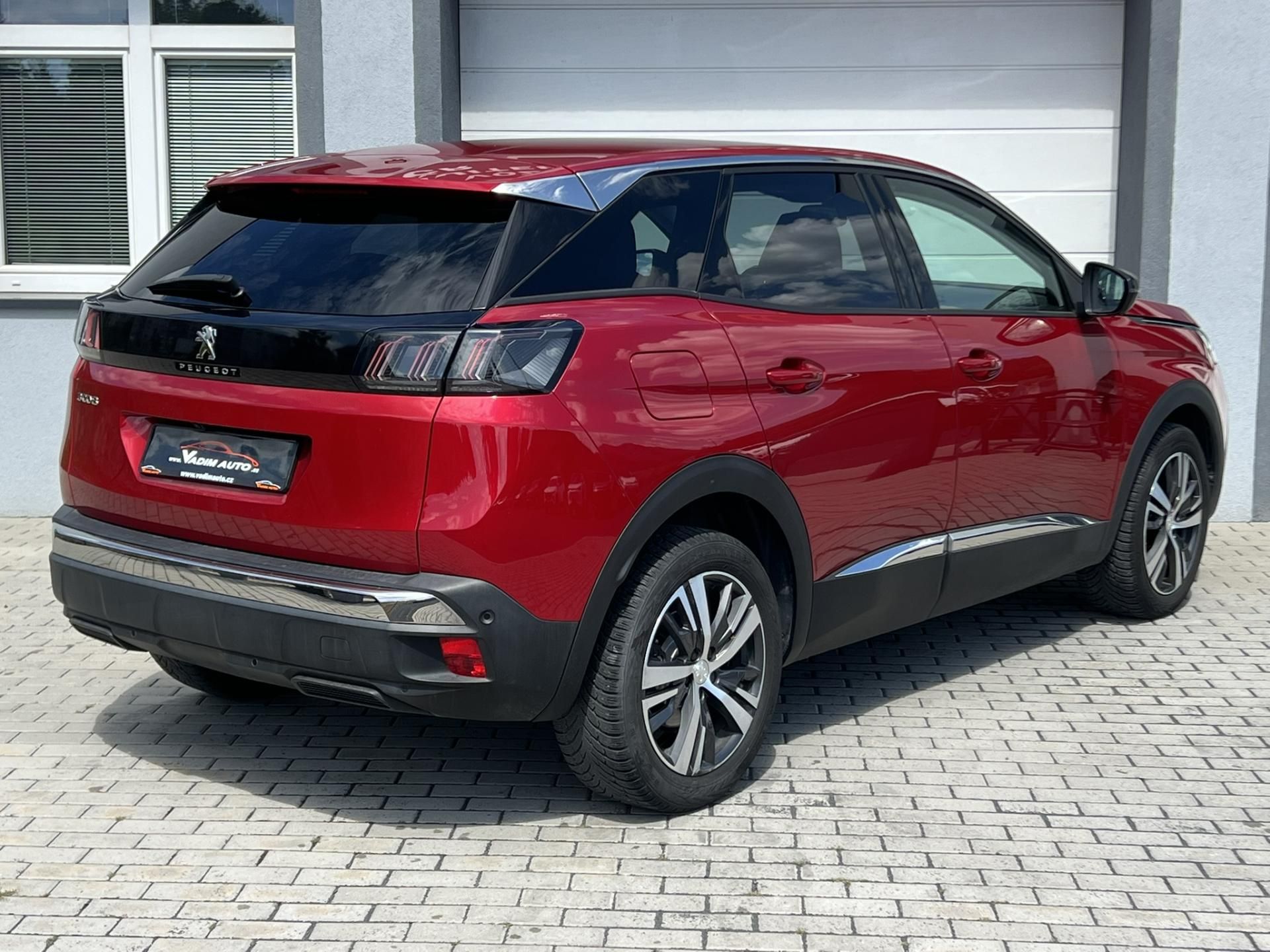 Peugeot 3008, 1.5 HDI 130K AUT ALLURE ČRNOVÉ - fotka 4