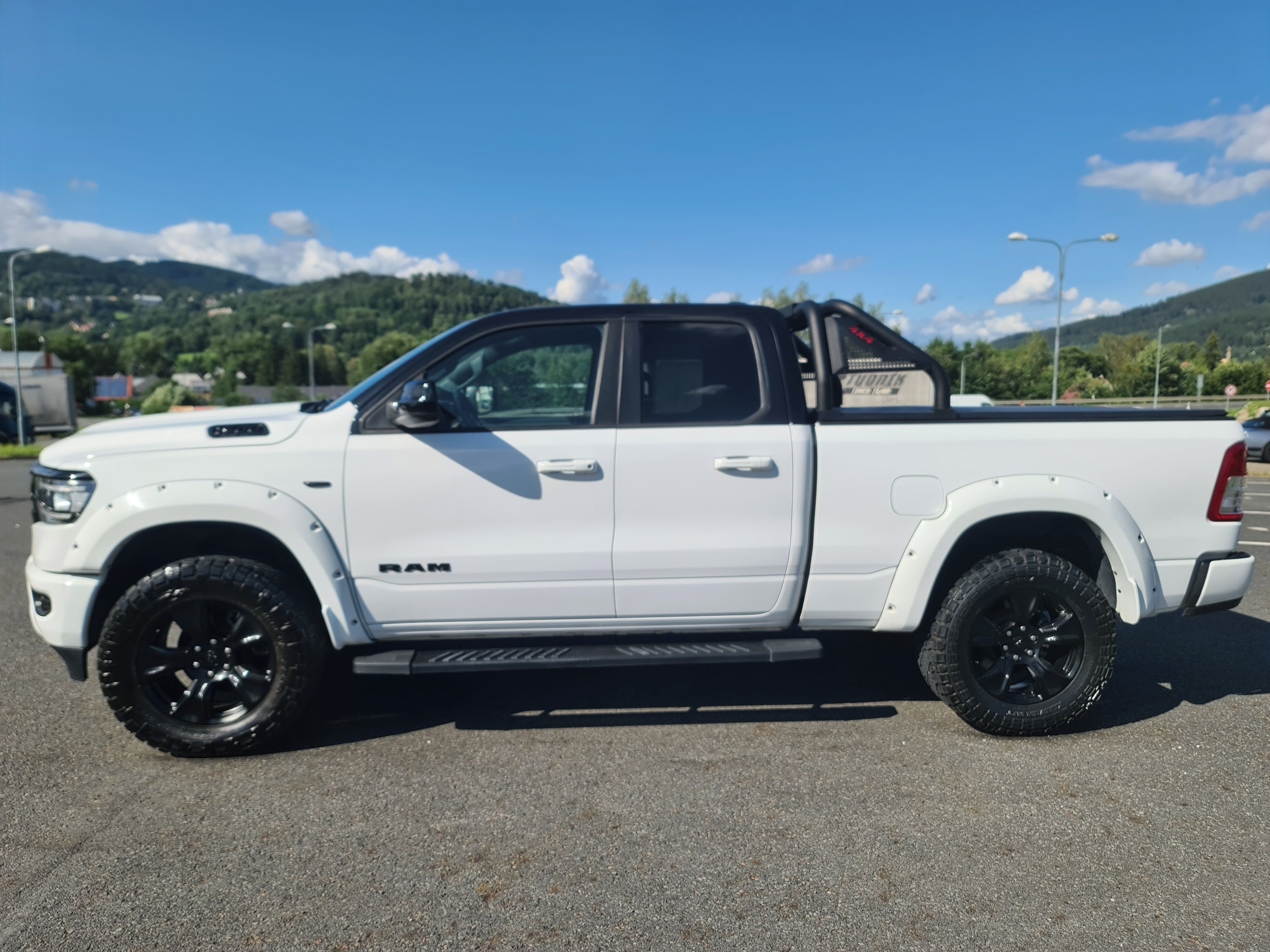 Dodge Ram 1500, 5.7 HEMI 4x4 BIGHORN LPG - fotka 2