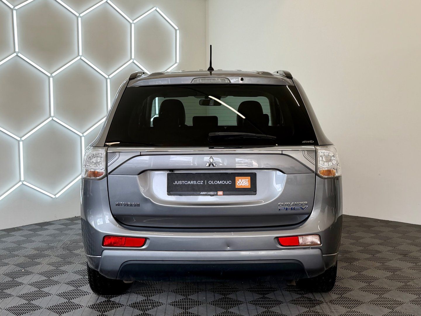 Mitsubishi Outlander, 2.0 PHEV 4WD | Plug-in Hybrid - fotka 5