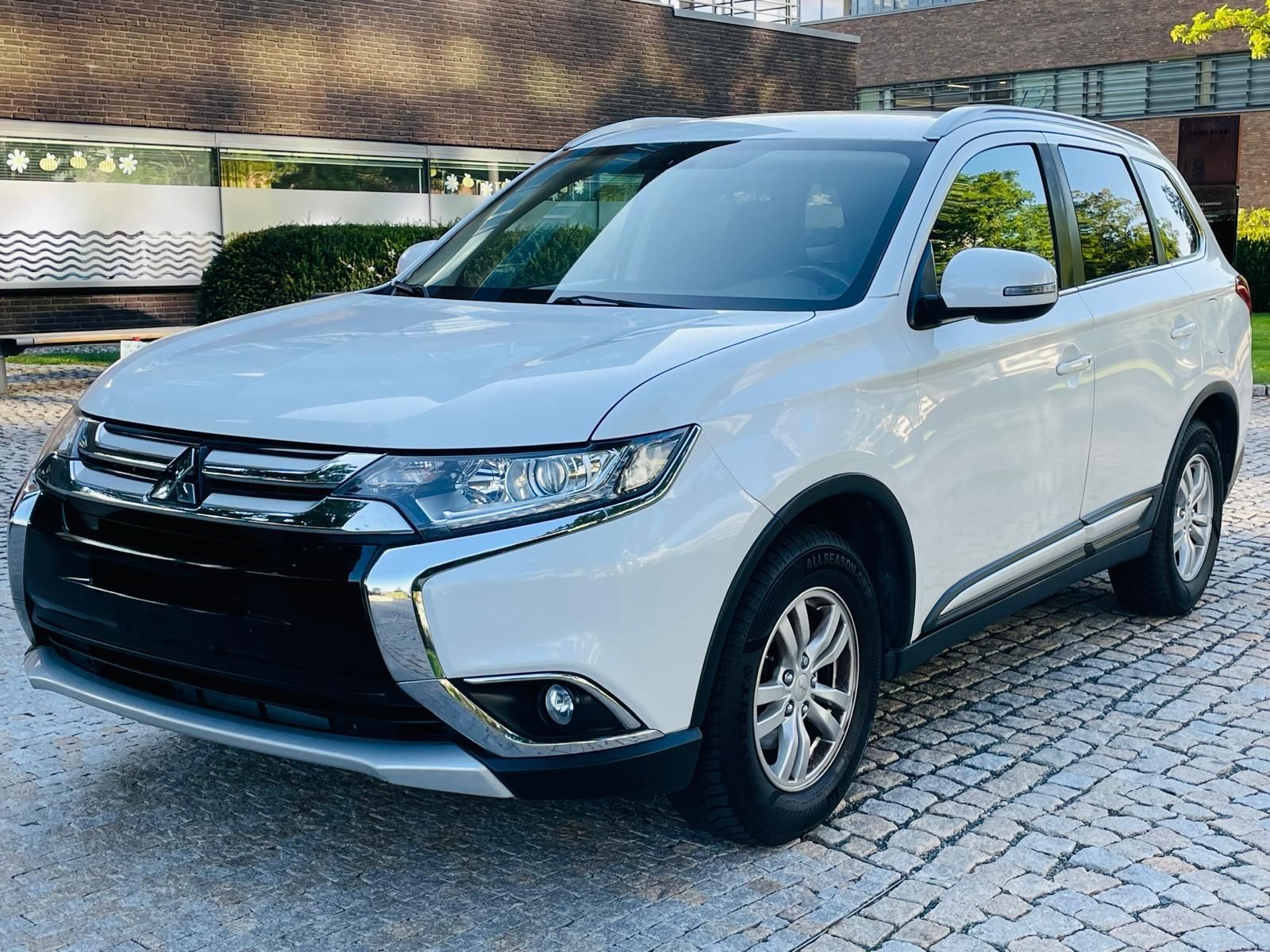 Mitsubishi Outlander, 2.0i 1.MAJITEL SERVISKA TAŽNÉ - fotka 3