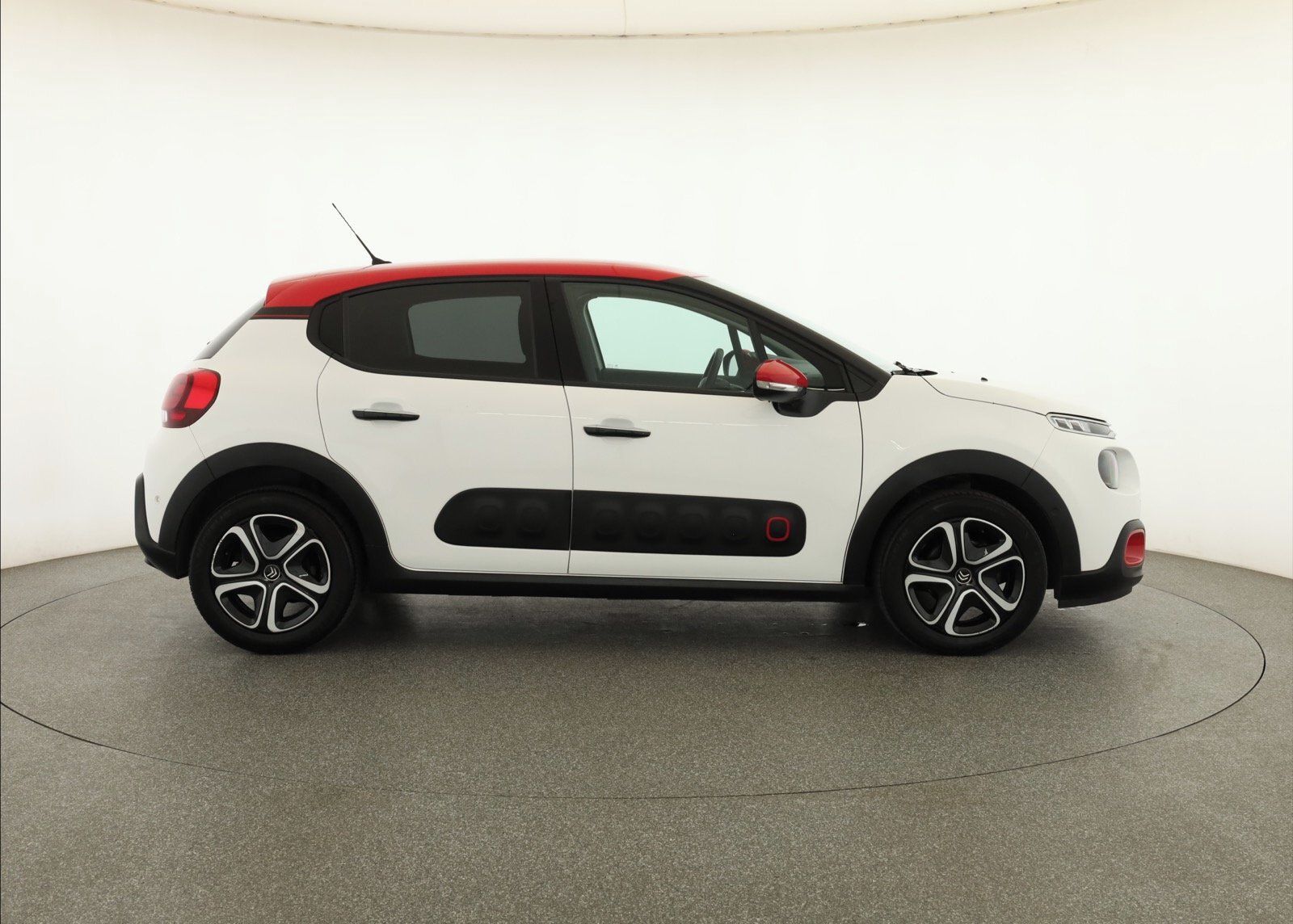 Citroën C3, 1.2 PureTech, Automat, Navi - fotka 6