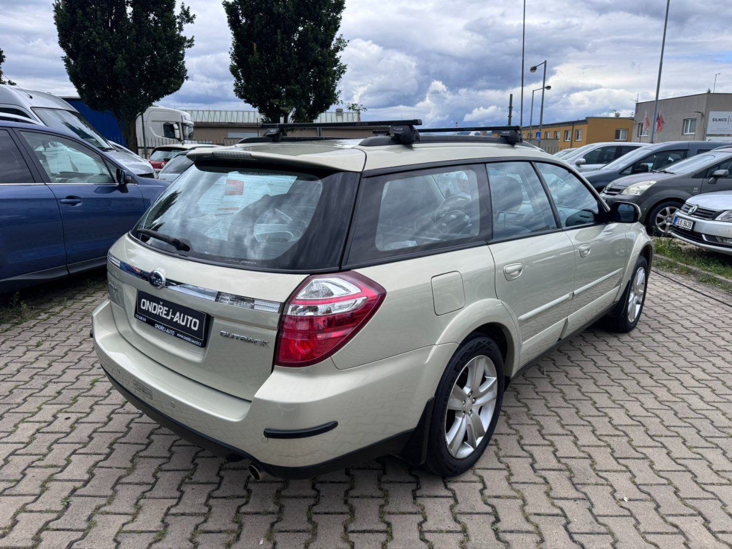 Subaru Outback, 4X4 2,5i 121 KW TAŽNÉ 2. MAJ. - fotka 5