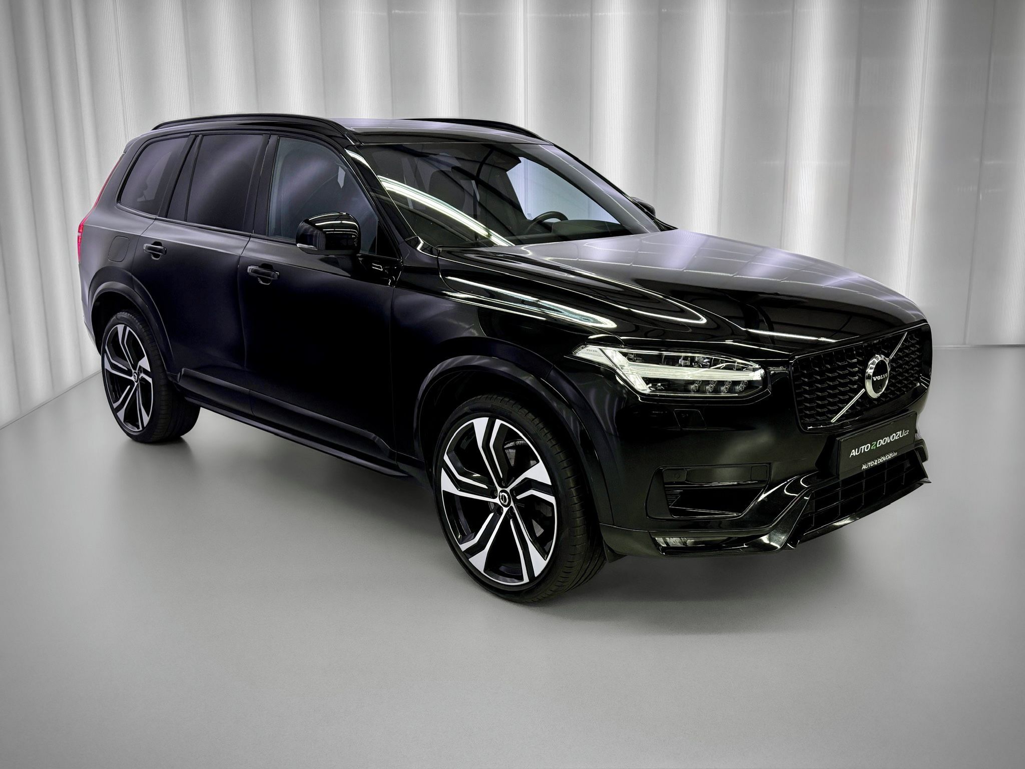 Volvo XC90, B5 AWD R-DESIGN, H&K, EL. TAŽN - fotka 4