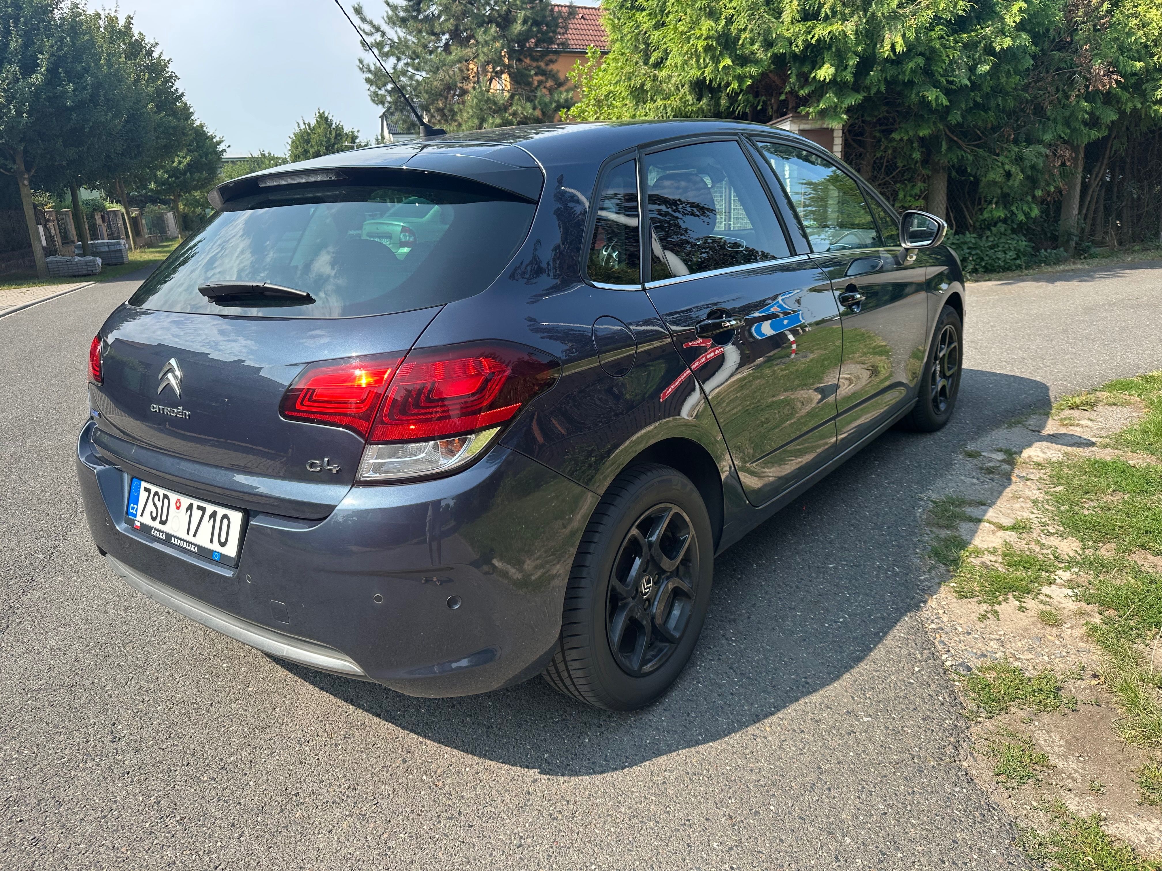 Citroën C4, 1,6 HDI 88 KW 100 TIS KM - fotka 4