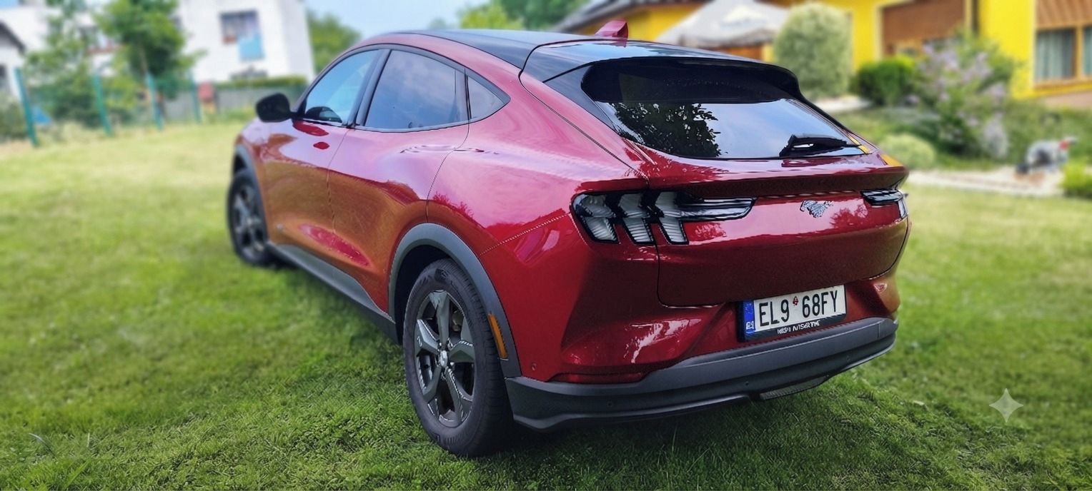 Ford Mustang Mach-E - fotka 2