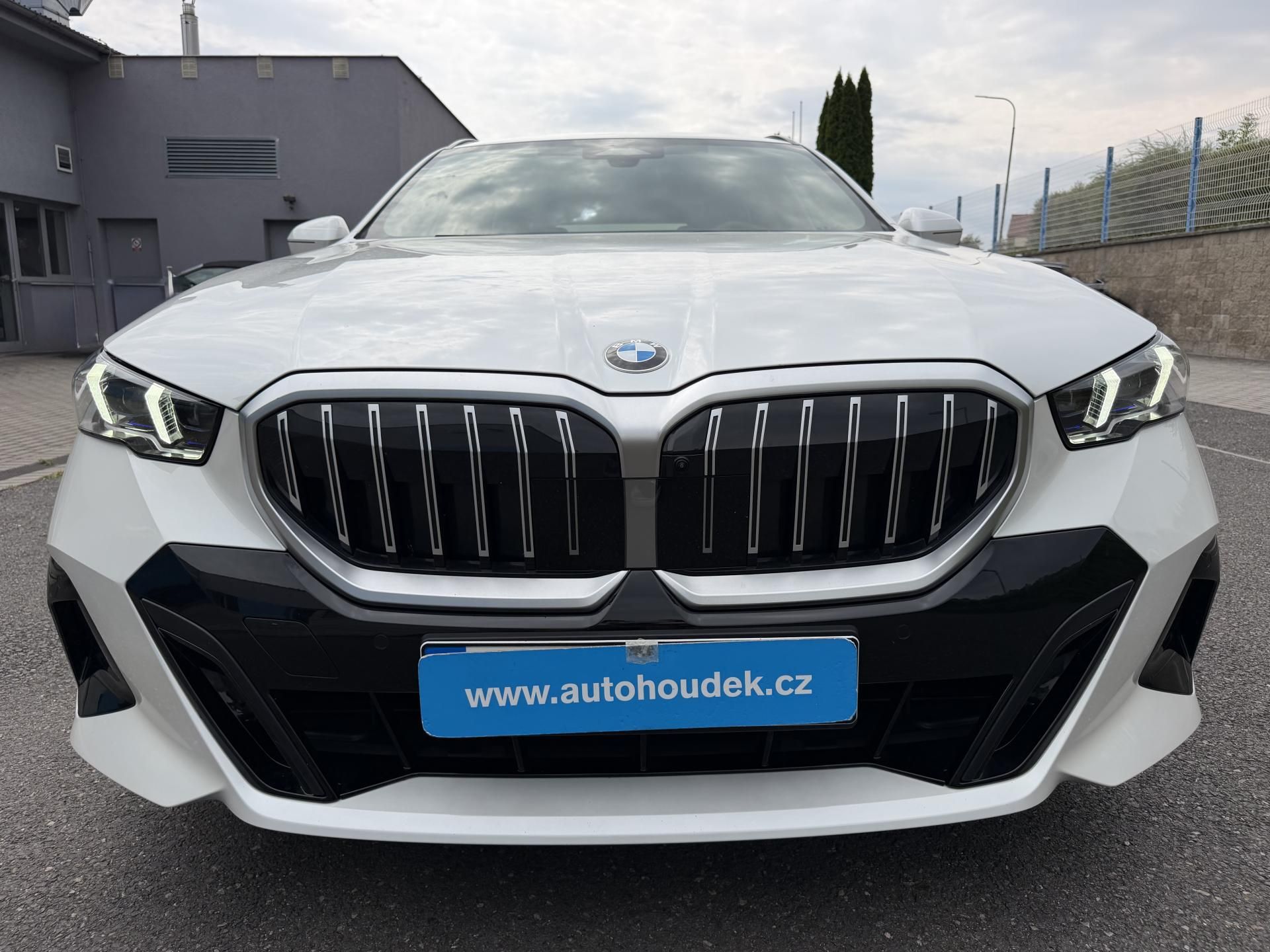 BMW Řada 5, 540D xDRIVE M SPORT Individual - fotka 2