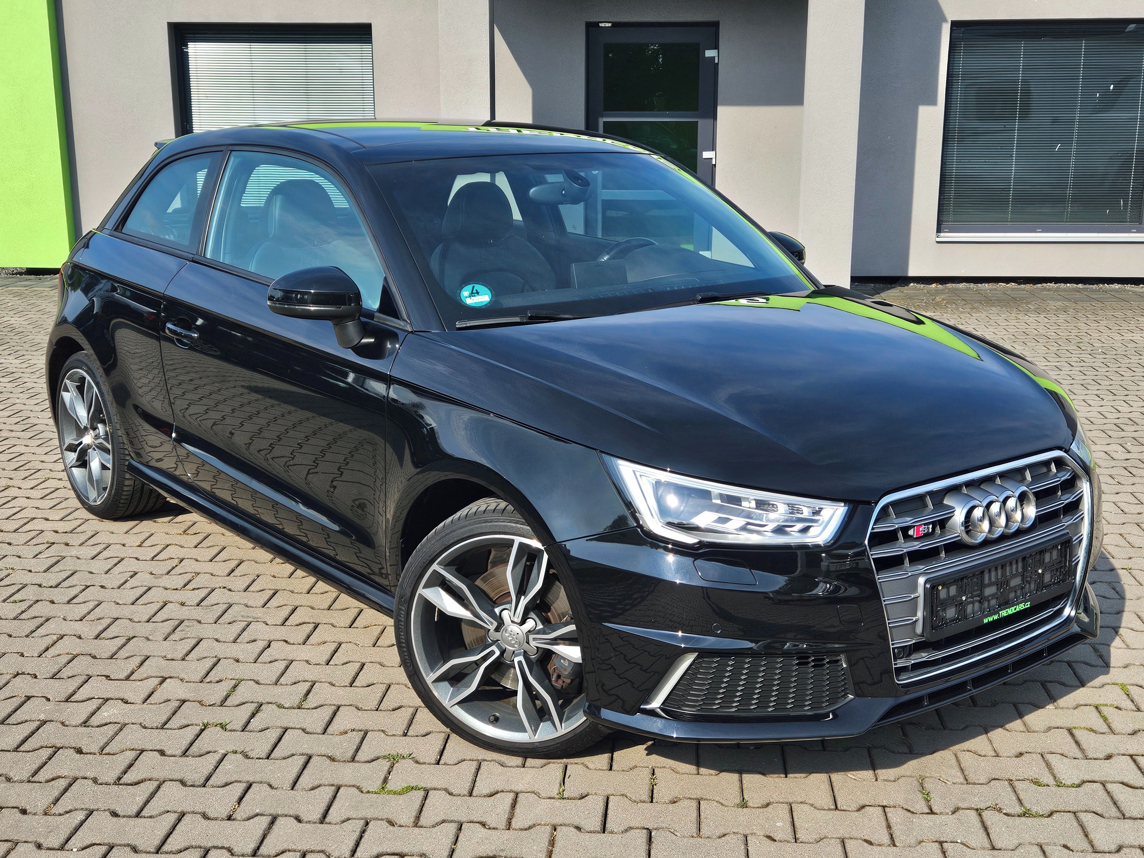 Audi S1, 2.0TFSI Quattro Panorama Kůže - fotka 2