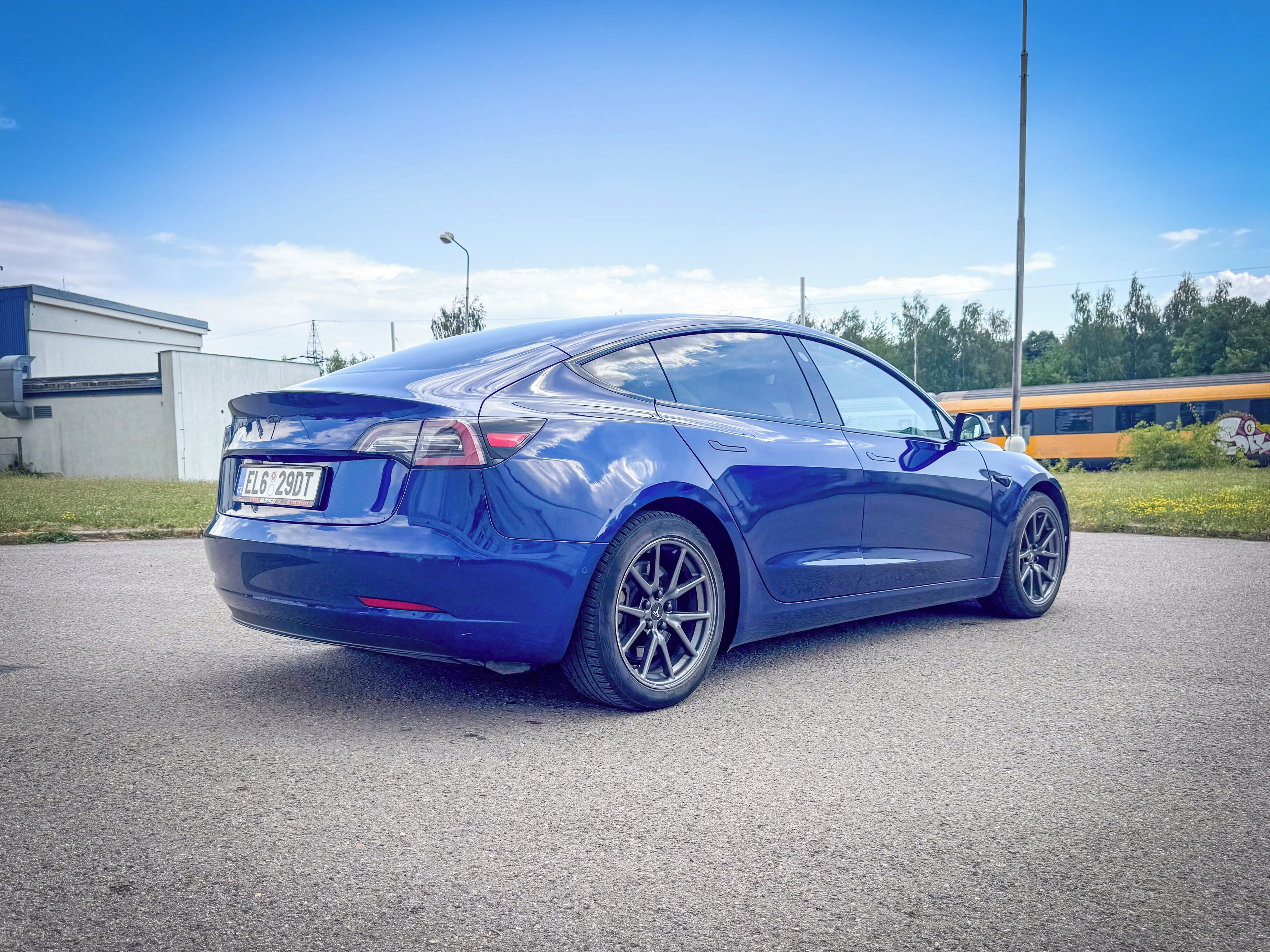 Tesla Model 3, Model 3 Long range - 4WD - DPH - fotka 3