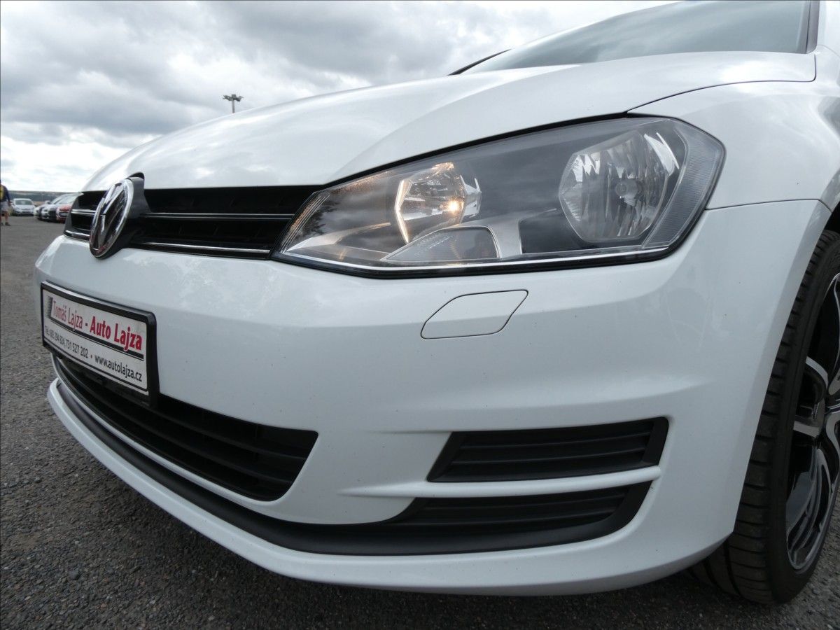 Volkswagen Golf, 1,2 TSi 81kW 2x kola, serviska - fotka 4
