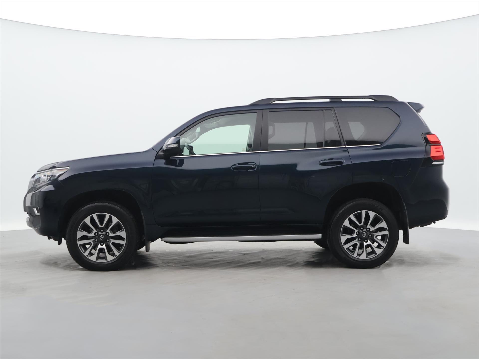 Toyota Land Cruiser, 2,8 D-4D 150KW CZ 1.MAJ 4X4 - fotka 4