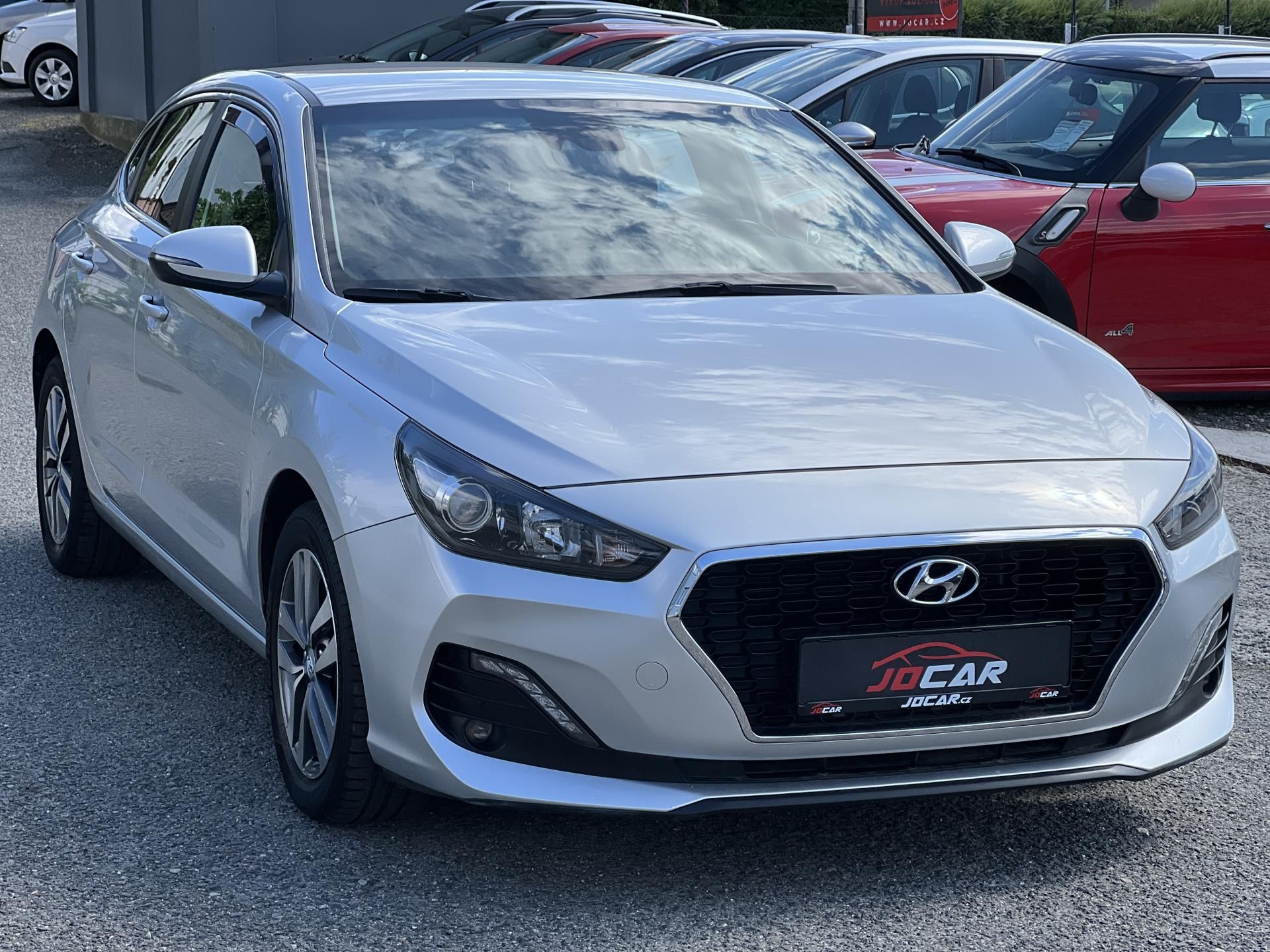 Hyundai i30, Fastback 1.0T-GDi KOUPENO V ČR - fotka 3