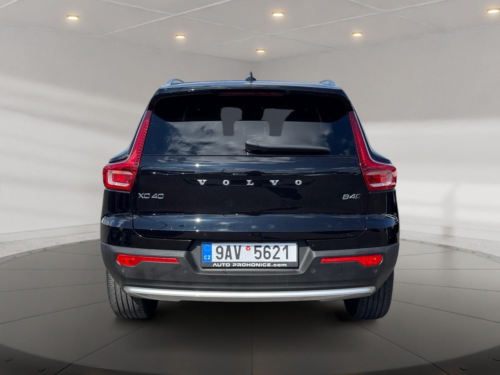 Volvo XC40, ULTIMATE BRIGHT B4 P 145kW AWD - fotka 5