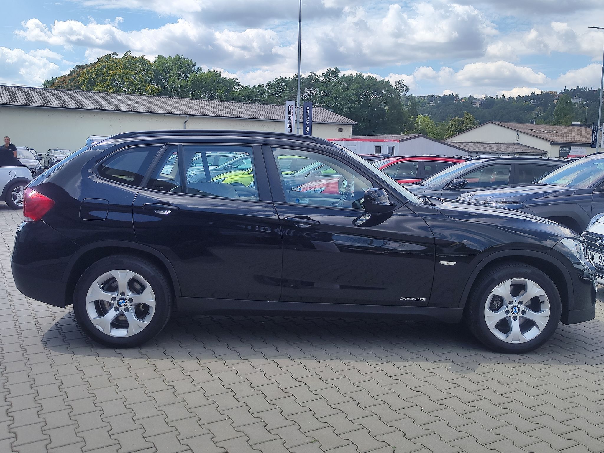 BMW X1, 2.0i/135kW xDrive - fotka 4