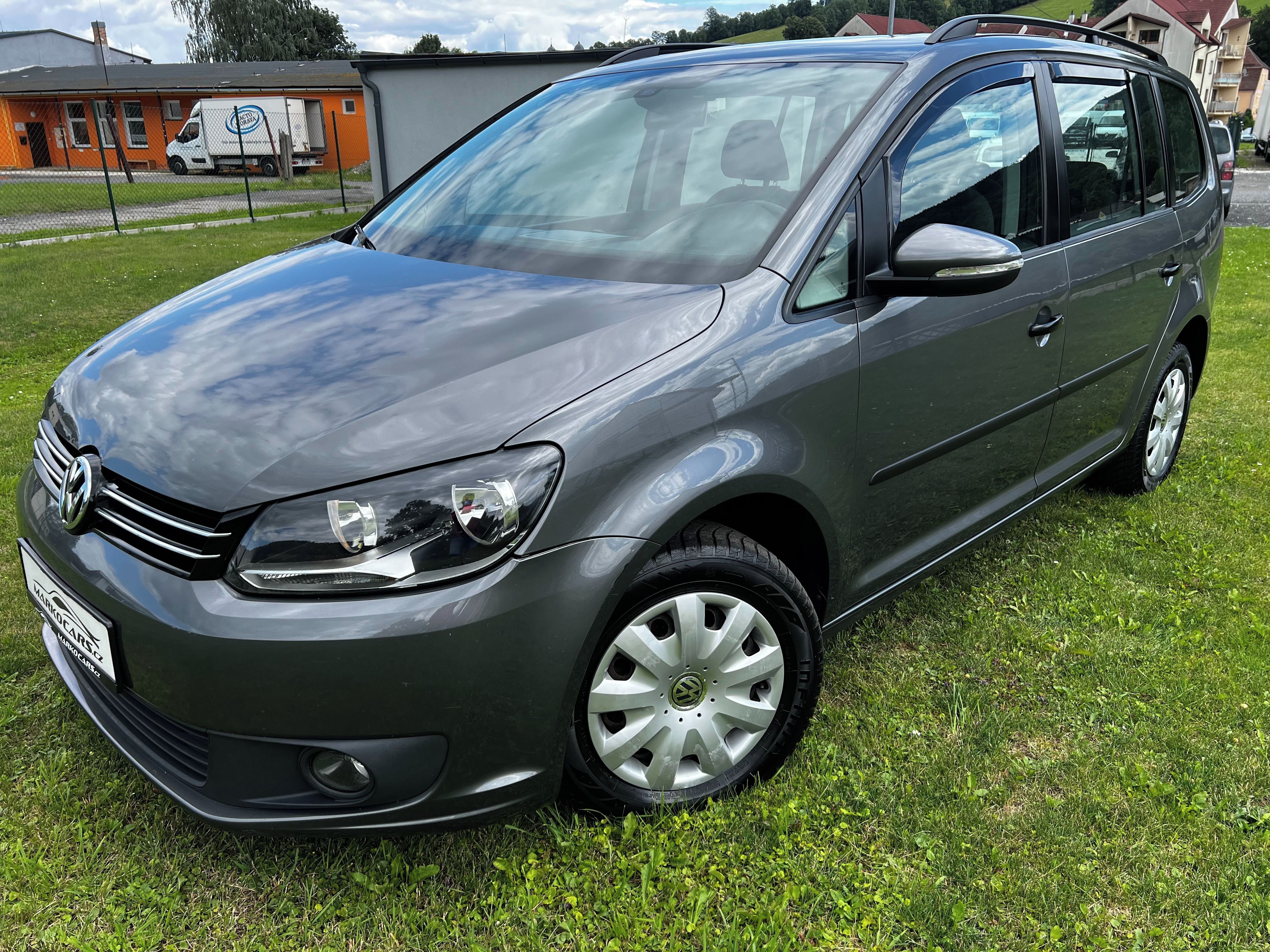 Volkswagen Touran, 1.6 TDi PANORAMA TAŽNÉ  7 MÍST