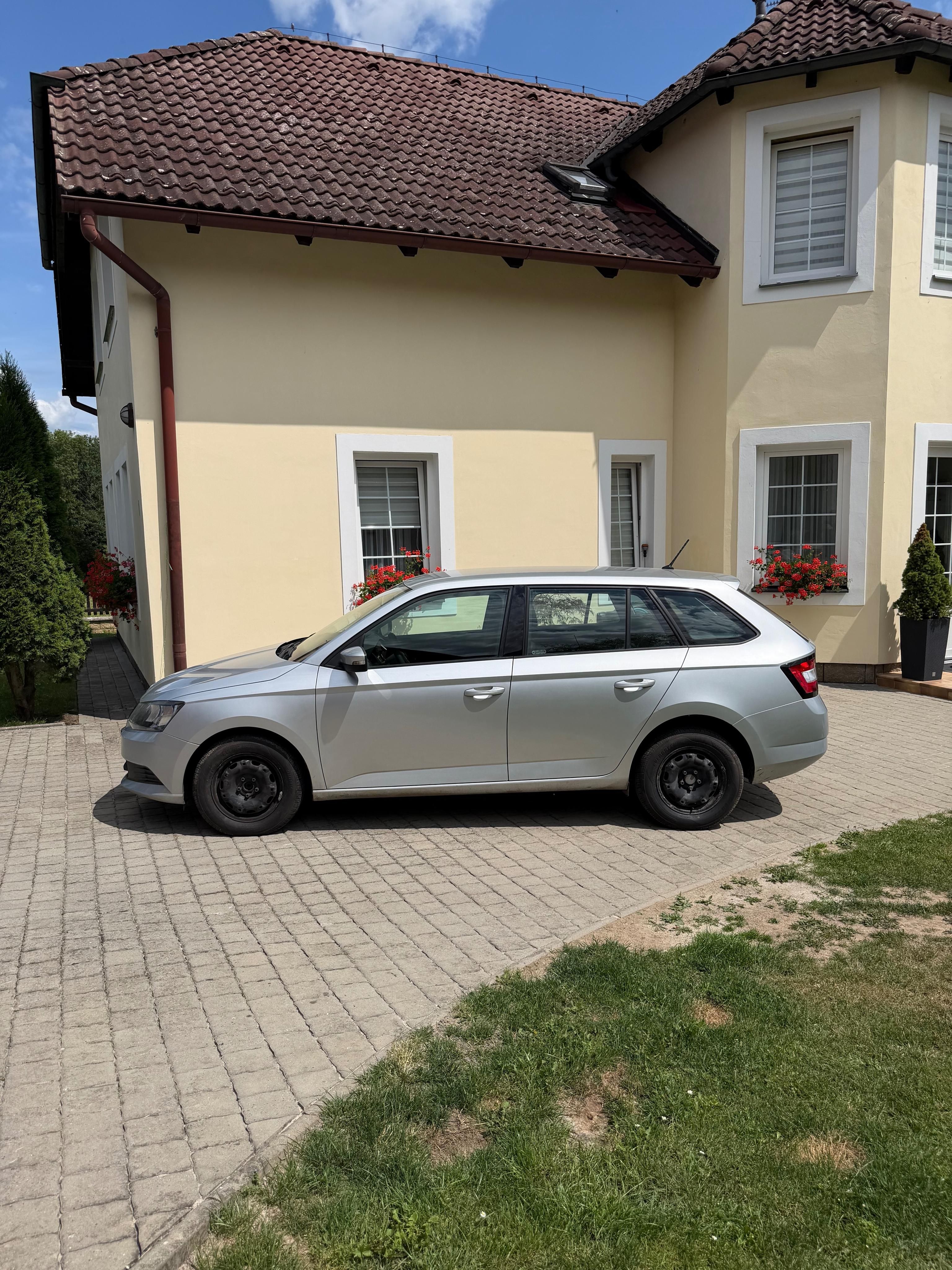 Škoda Fabia, Servisní knížka 2xklice - fotka 3