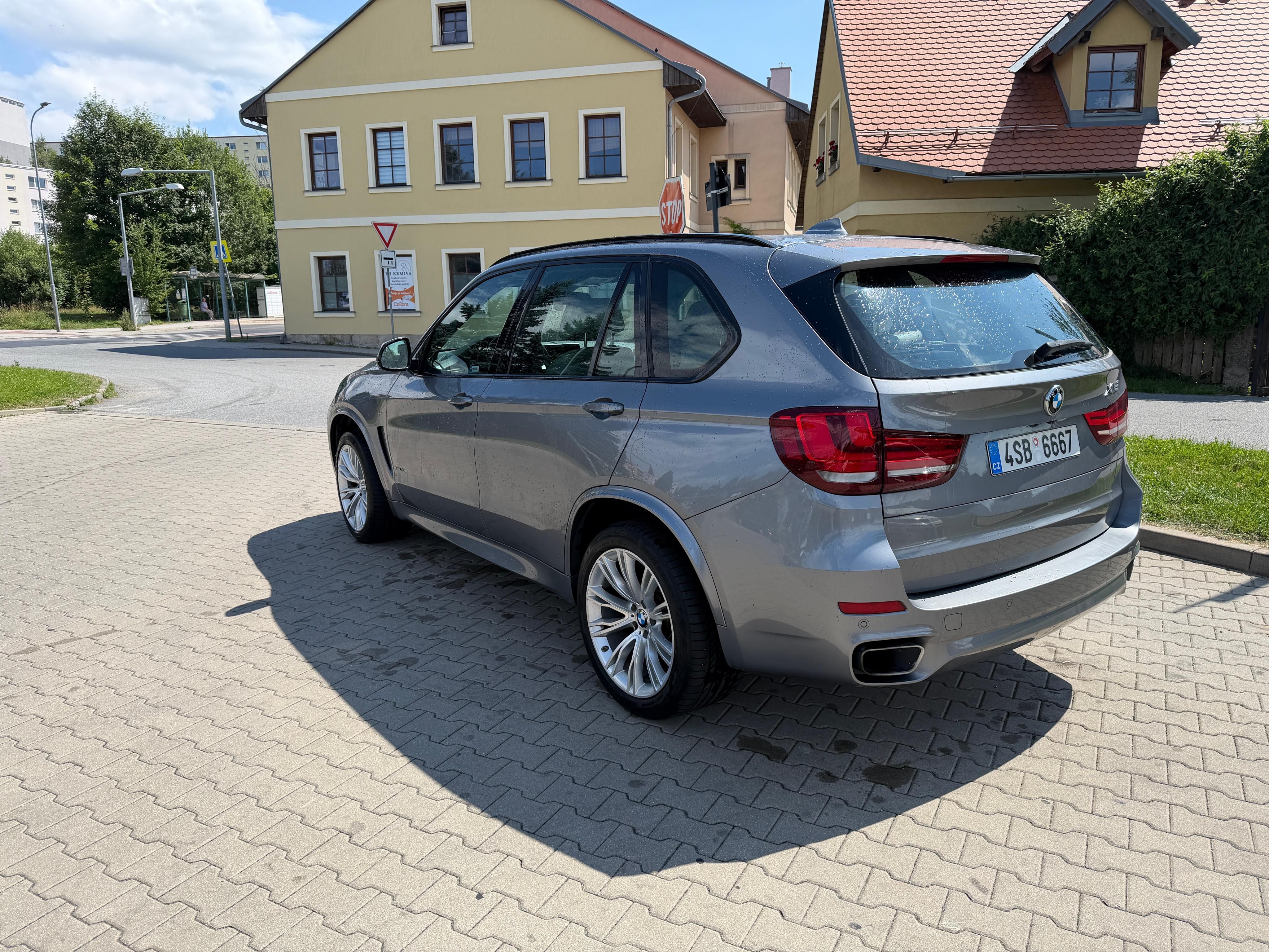 BMW X5, BMW X5 xDrive 30d, M-paket - fotka 6