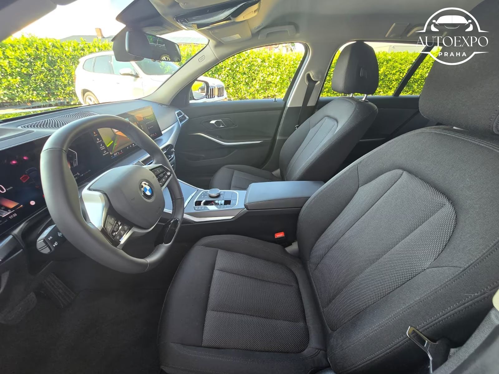 BMW Řada 3, 320d xDrive*360°KAMERA*TAŽNÉ - fotka 6