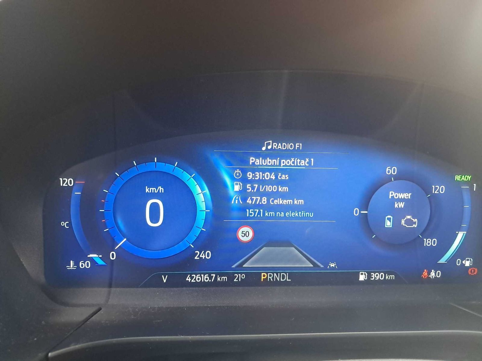 Ford Kuga, 2.5 Hybrid, Vignale, 4X4 - fotka 3