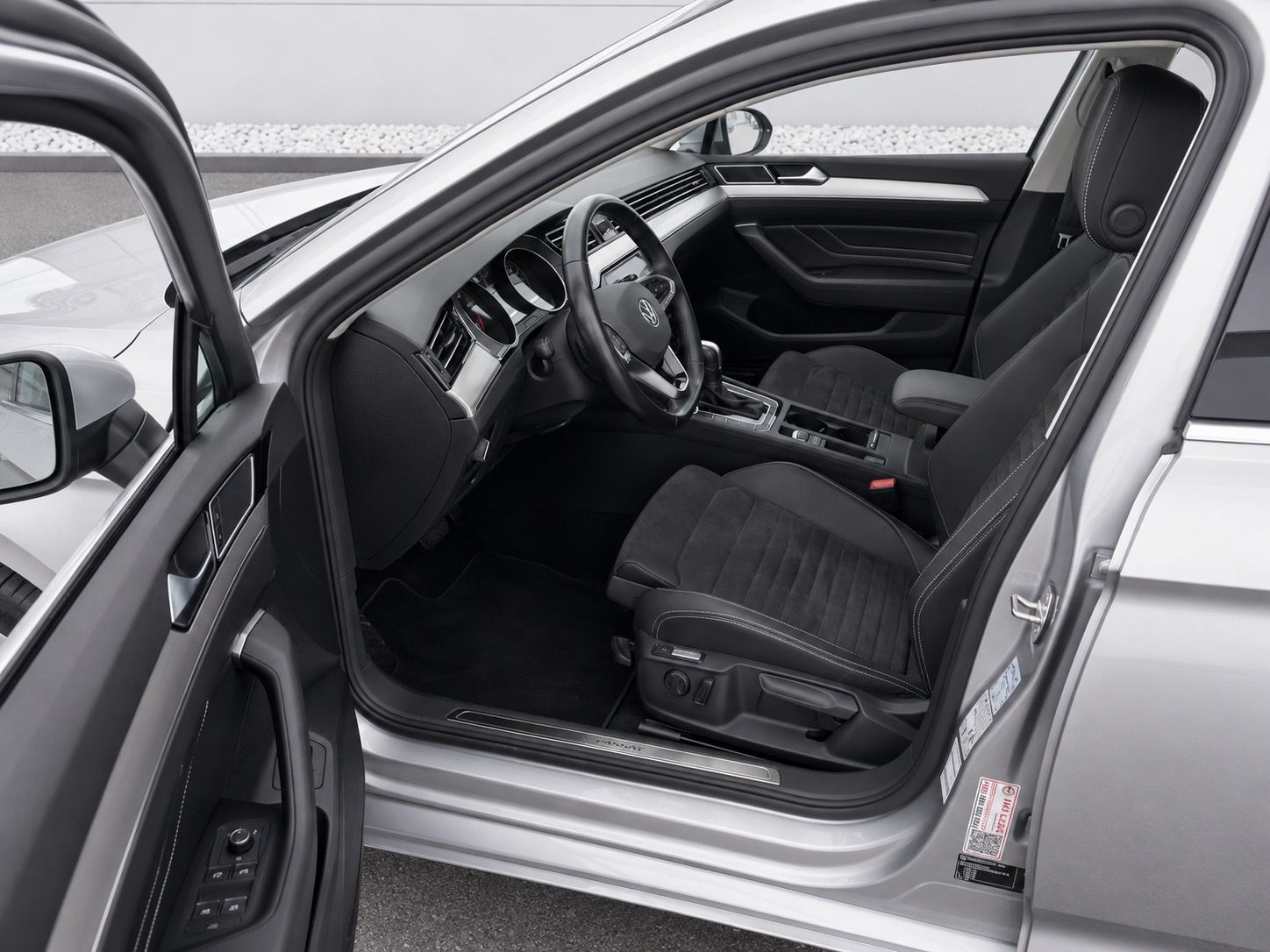 Volkswagen Passat, 2.0TDi DSG ELEGANCE 1.maj. ČR - fotka 3