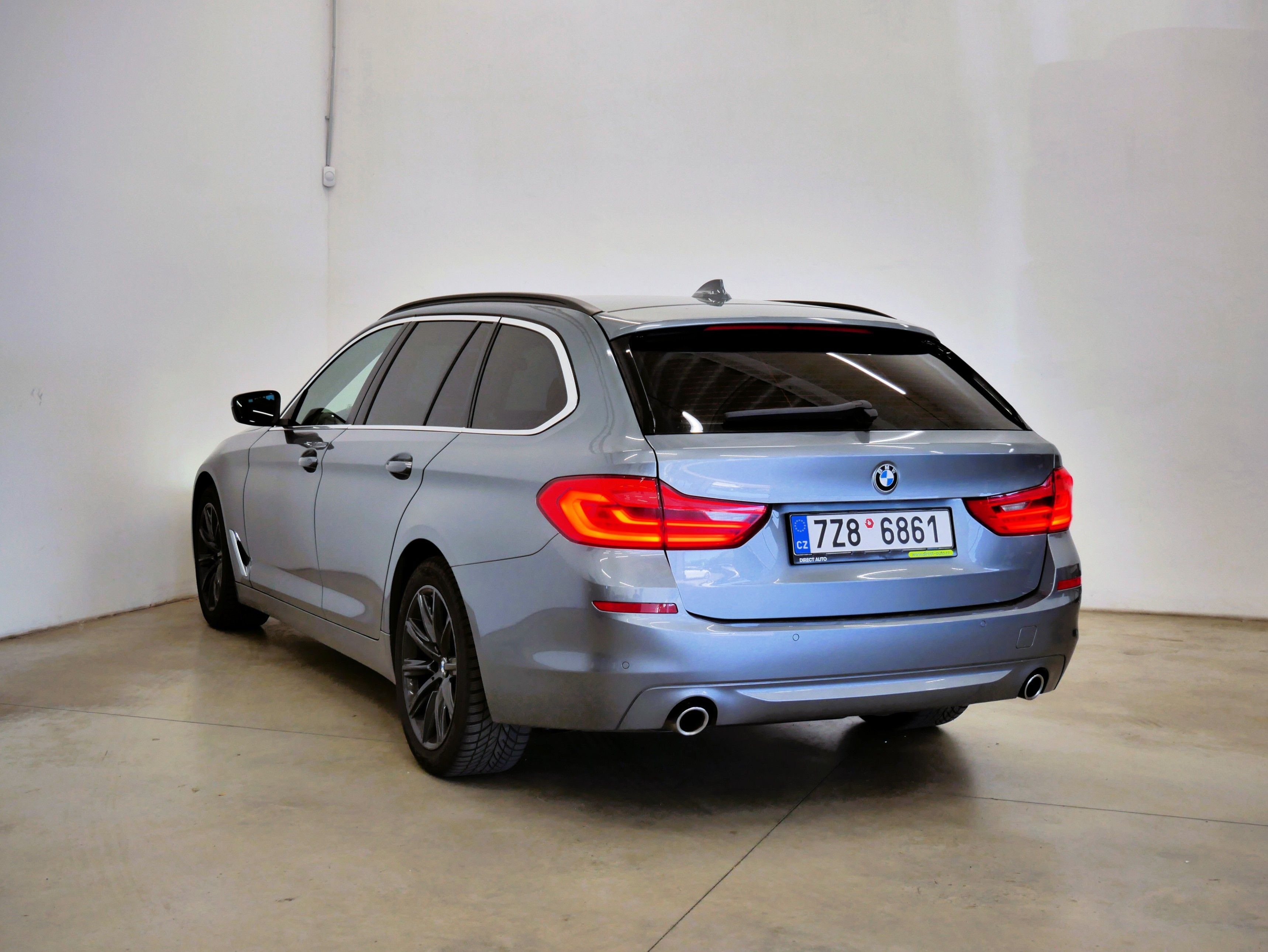 BMW Řada 5, 520d 140 kW Touring - fotka 4