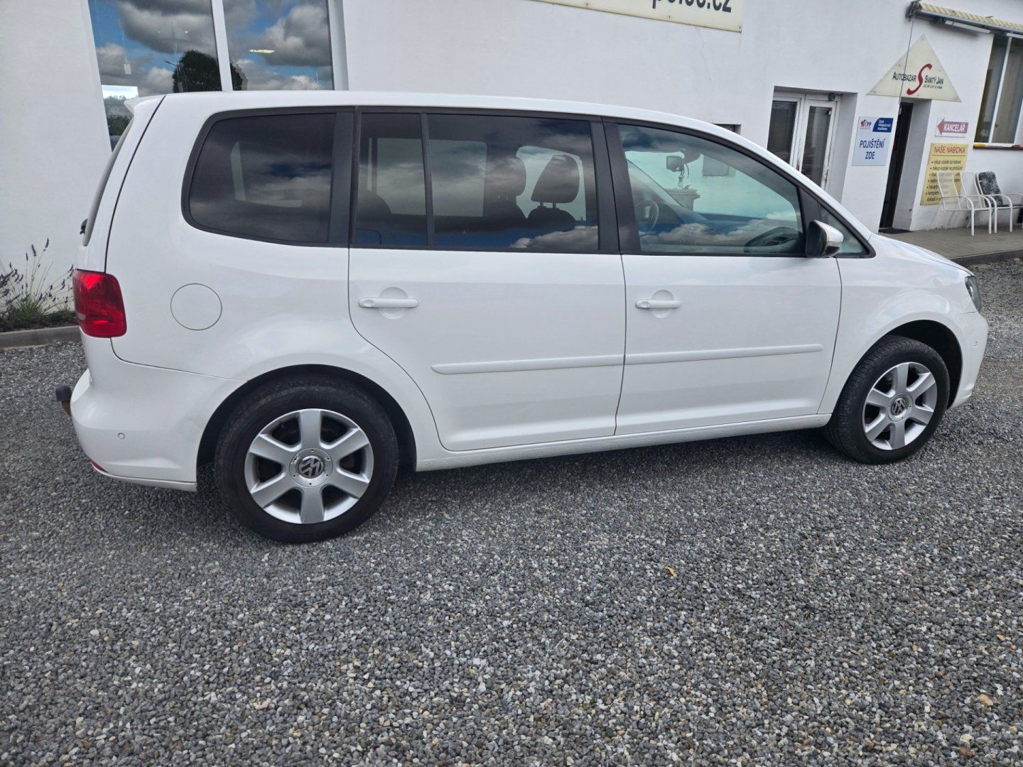 Volkswagen Touran, 2.0 TDI DSG - fotka 2