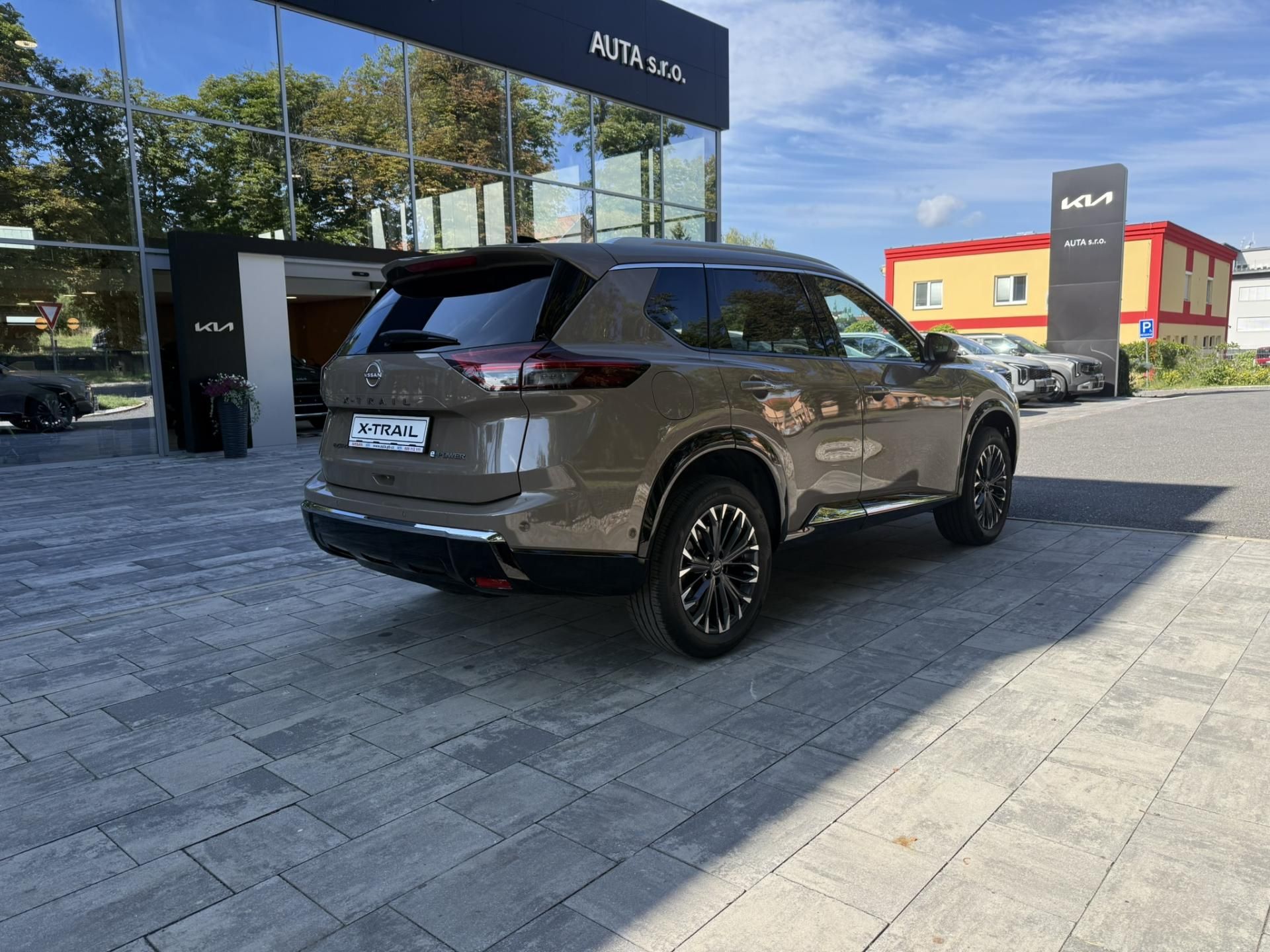 Nissan X-Trail, e-POWER,e-4O, 4WD, TEKNA, BOSE - fotka 5