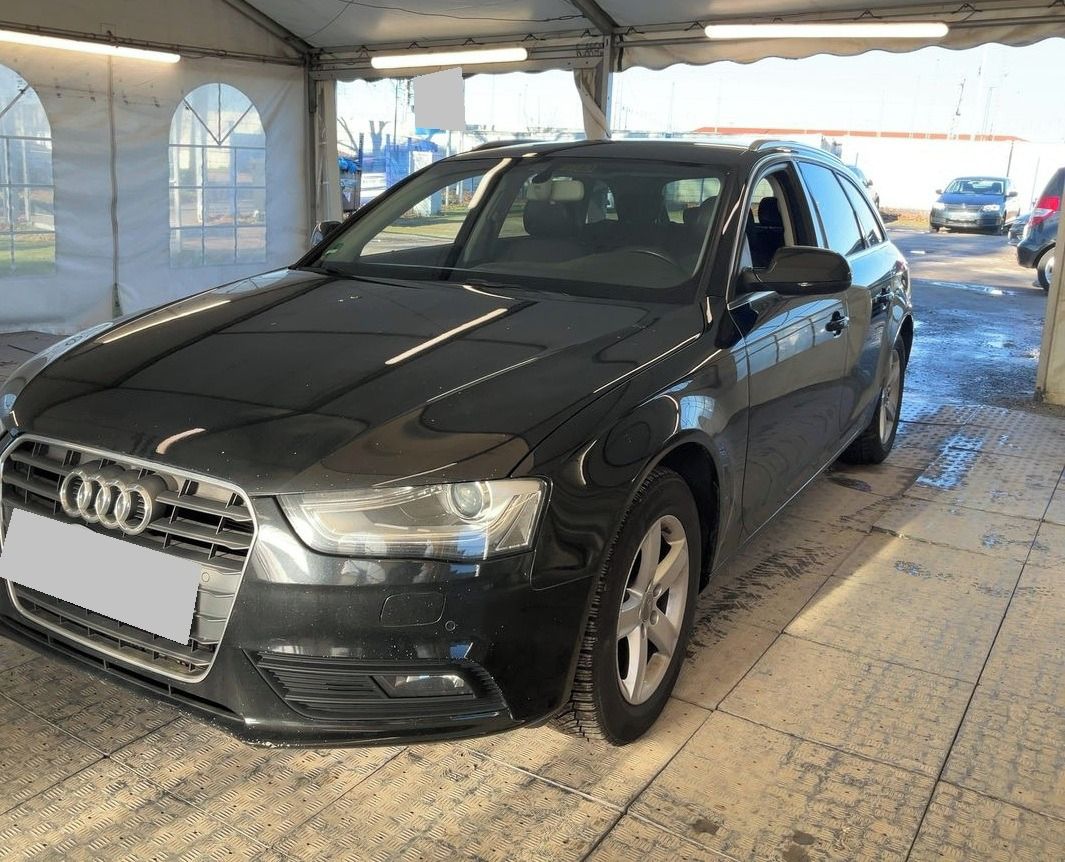 Audi A4, 2.0Tdi 140KW ALCANTRA TAŽNÉ