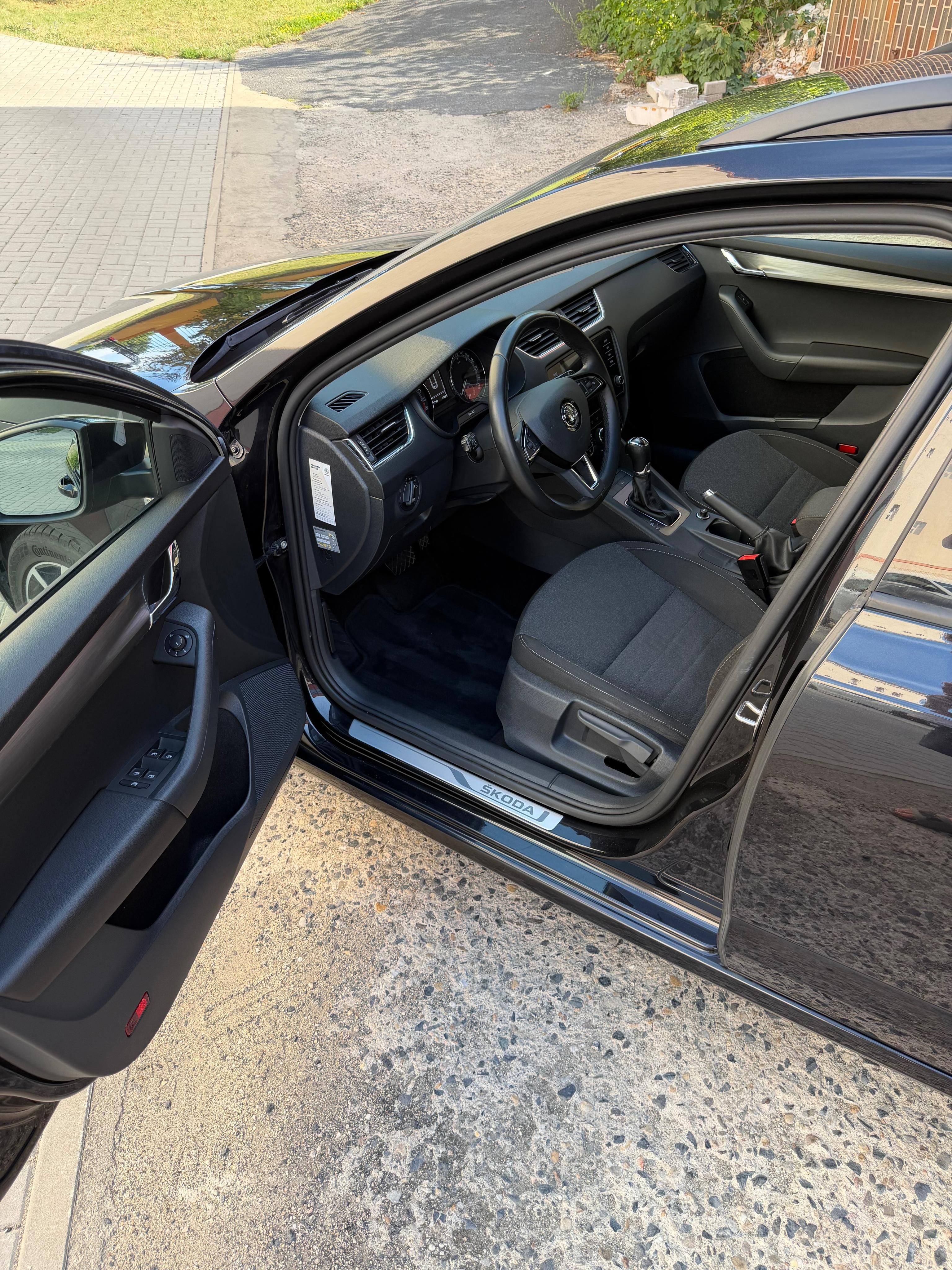 Škoda Octavia, 2.0 TDI 7DSG Soleil - fotka 2