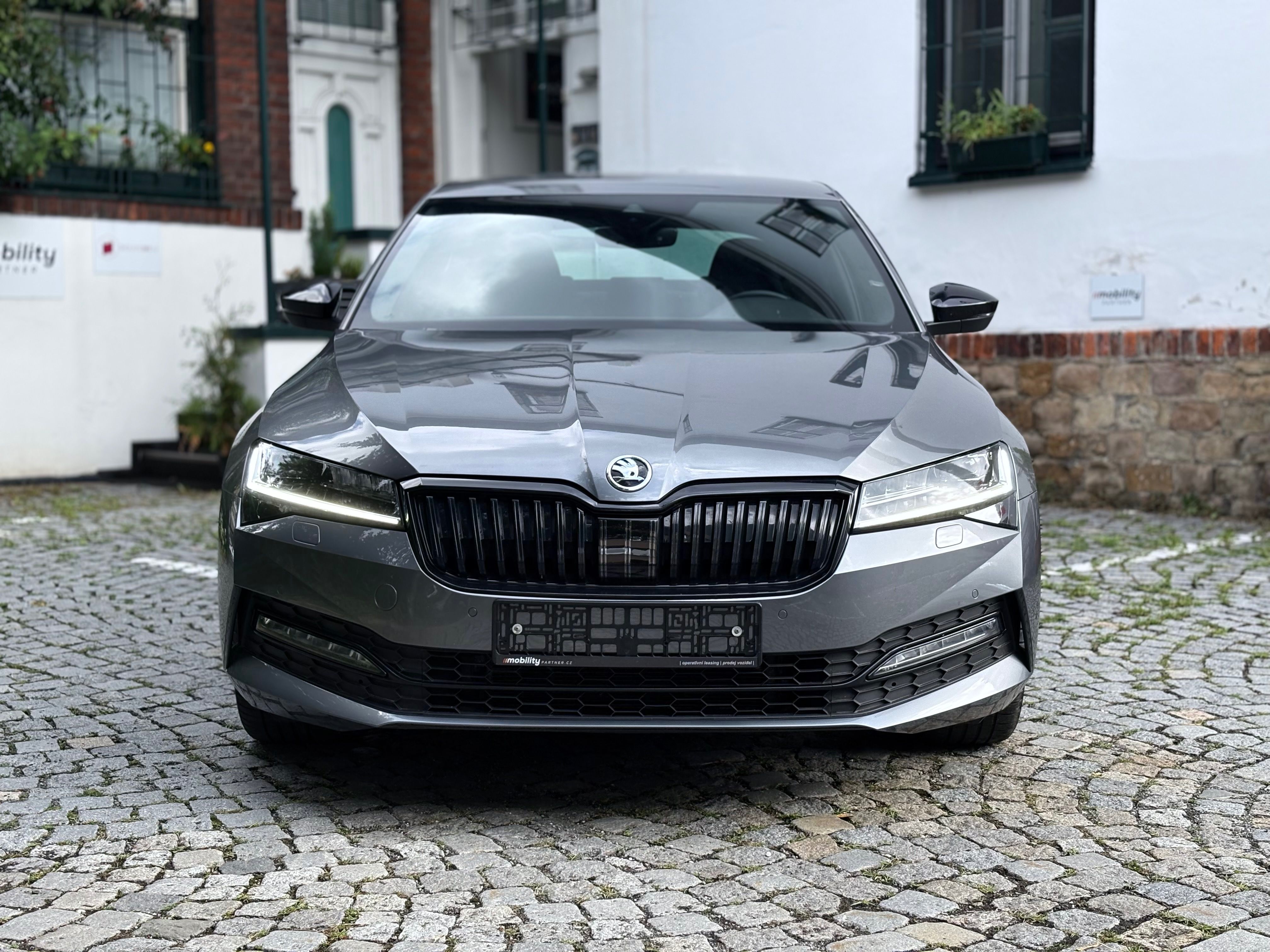 Škoda Superb, SPORTLINE 1.5 TSI 110kW DSG,ČR - fotka 6