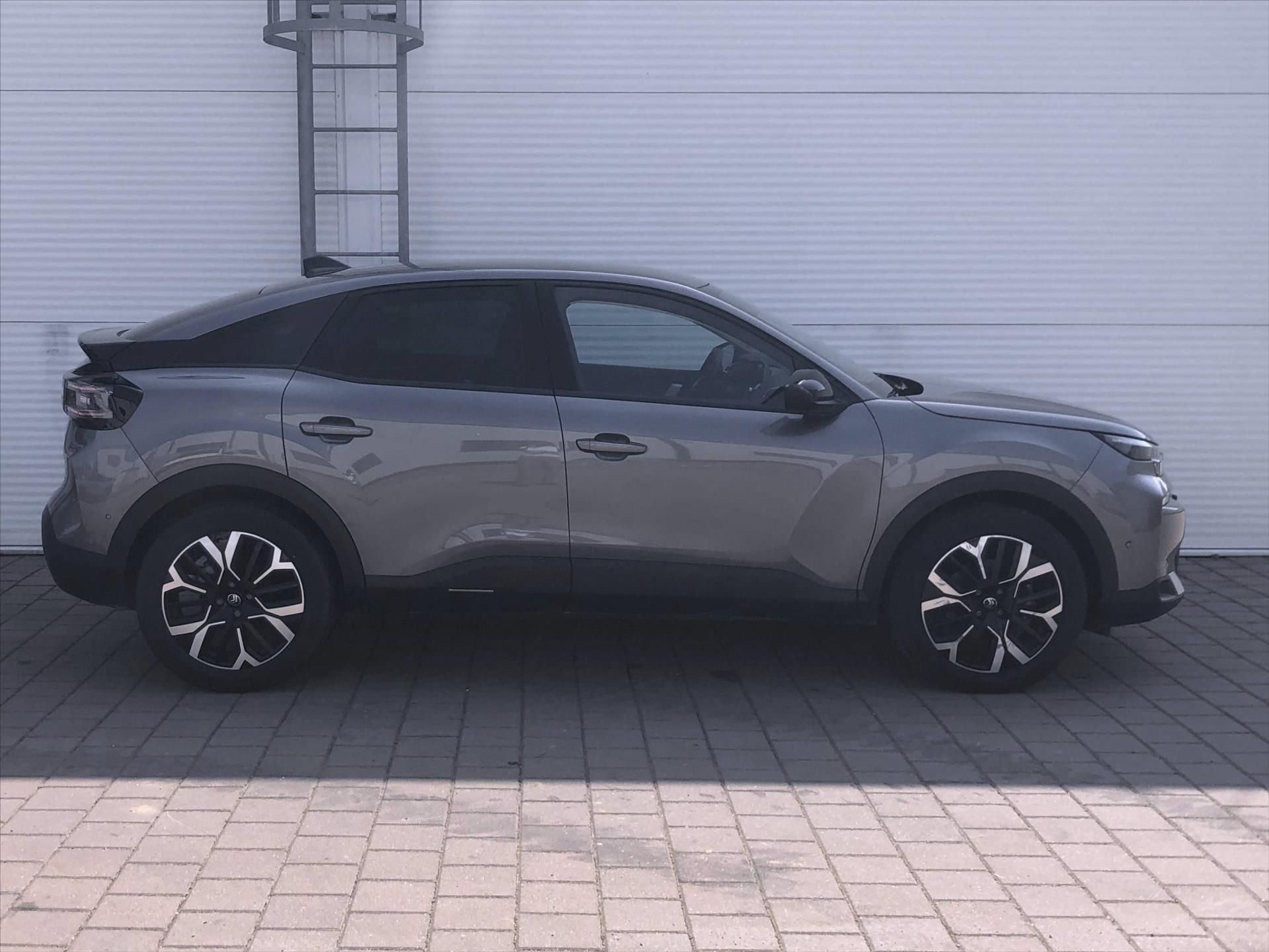 Citroën C4, 1,2 Petrol MAX 130k Automatic - fotka 3