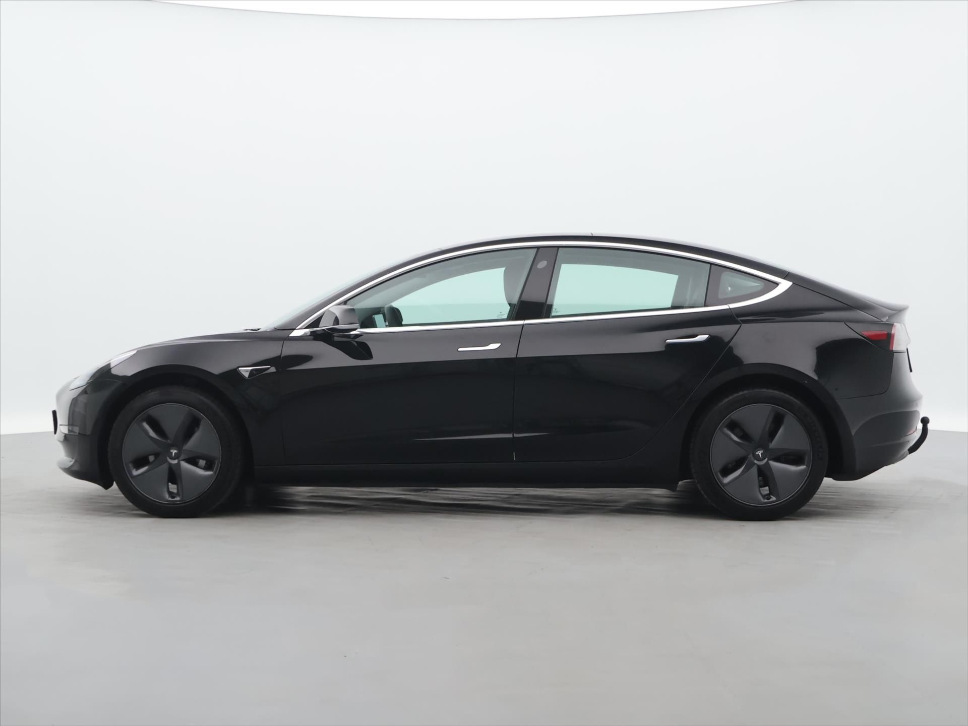 Tesla Model 3, Std Range Plus 52kWh - fotka 4