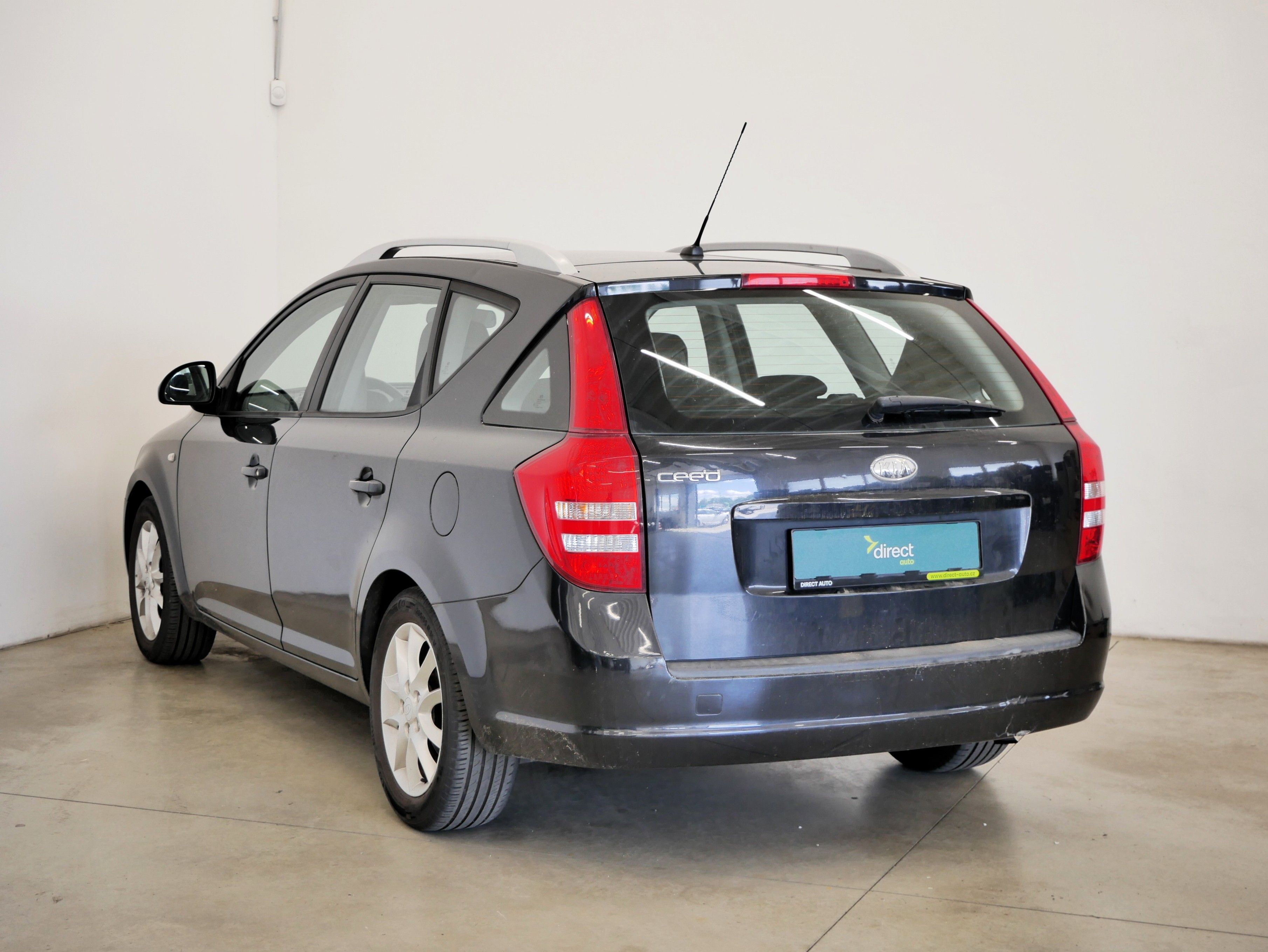 Kia Cee´d, 1.4i 74kW - fotka 4