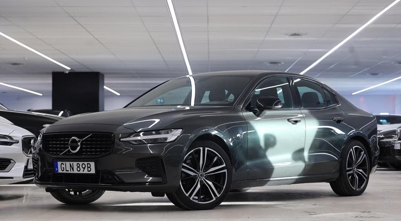 Volvo S60, Recharge T8 AWD R  Kam Tažné