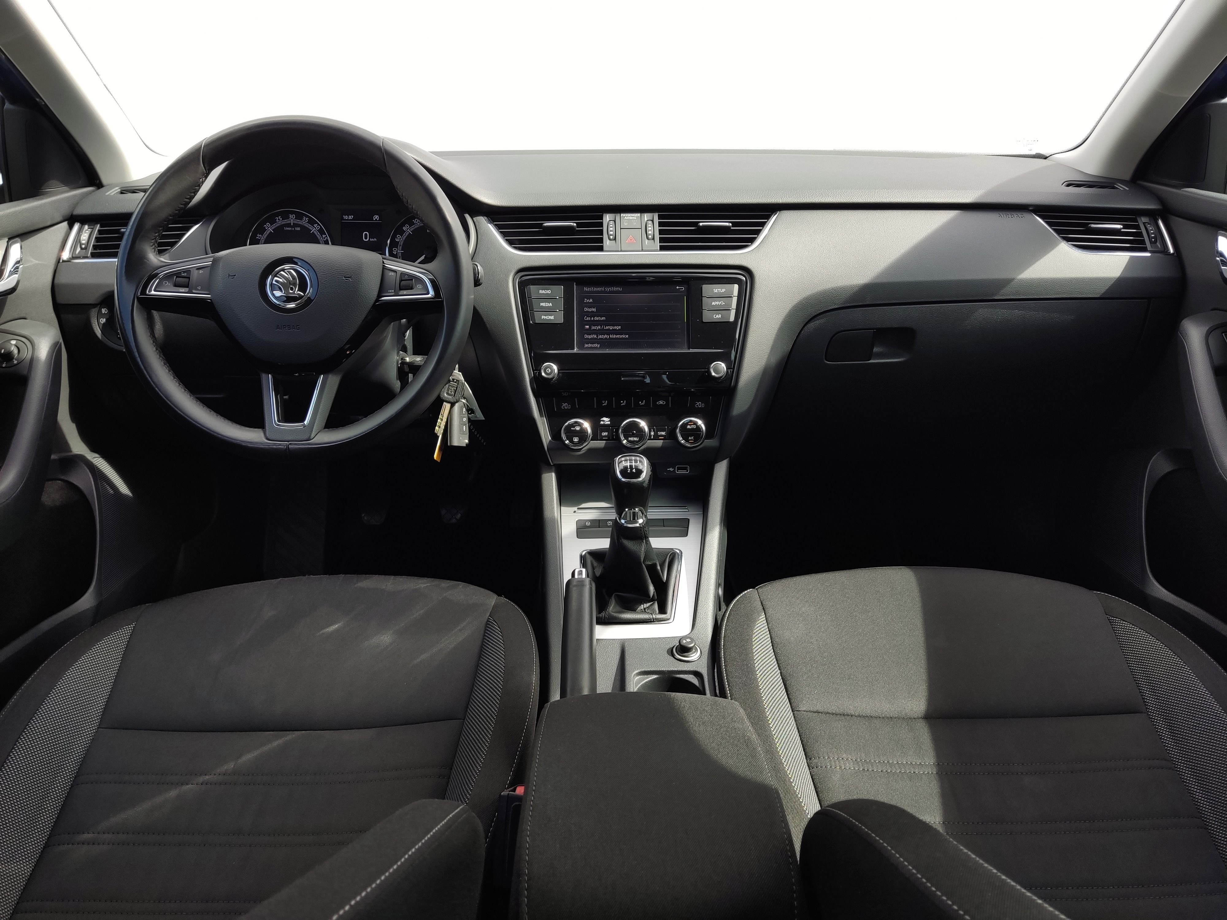 Škoda Octavia, Combi 1.6 TDI 85 kW Ambition - fotka 5