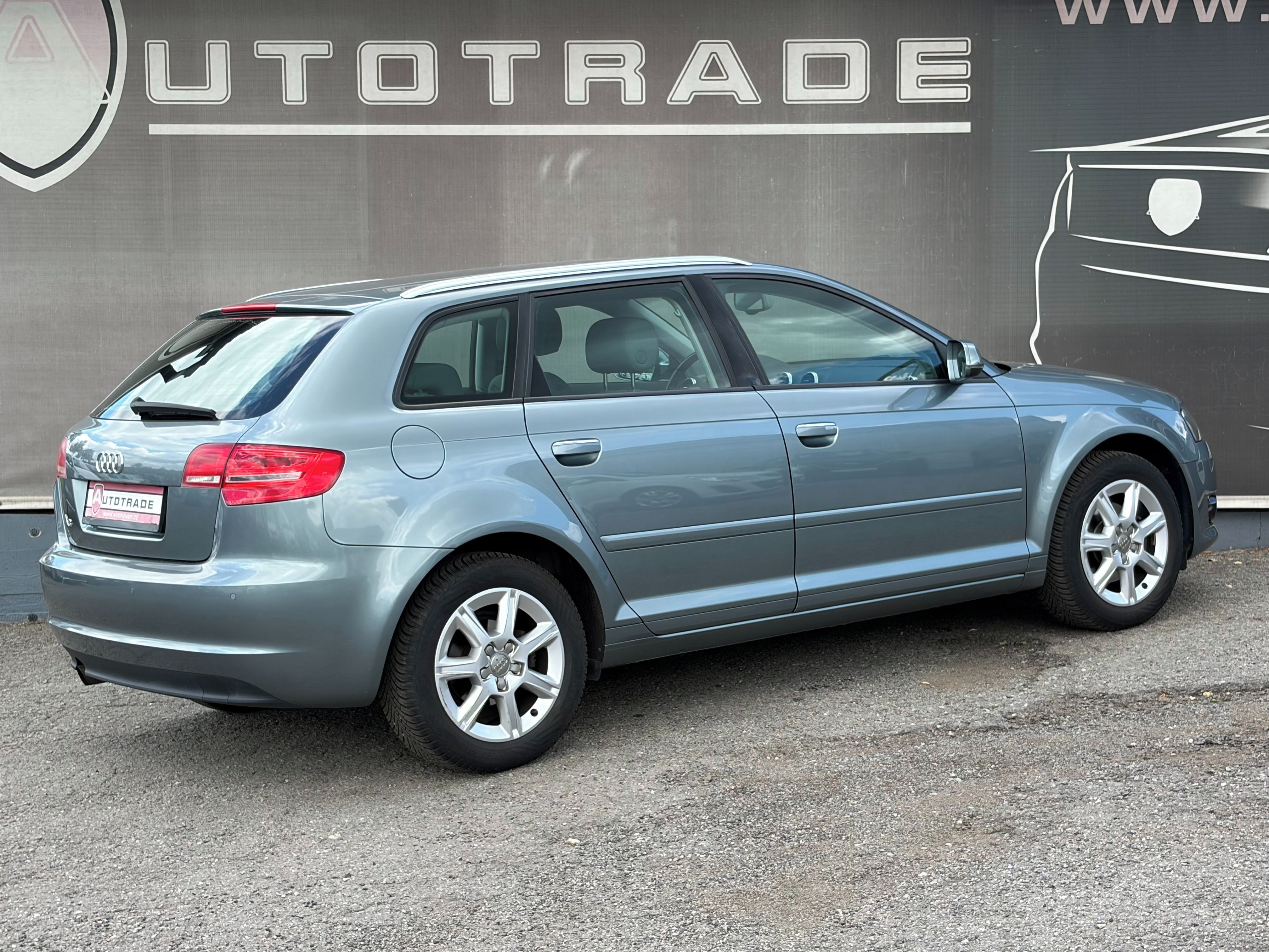 Audi A3, 1.6 MPi 75kW, KLIMA, 2x kola - fotka 4