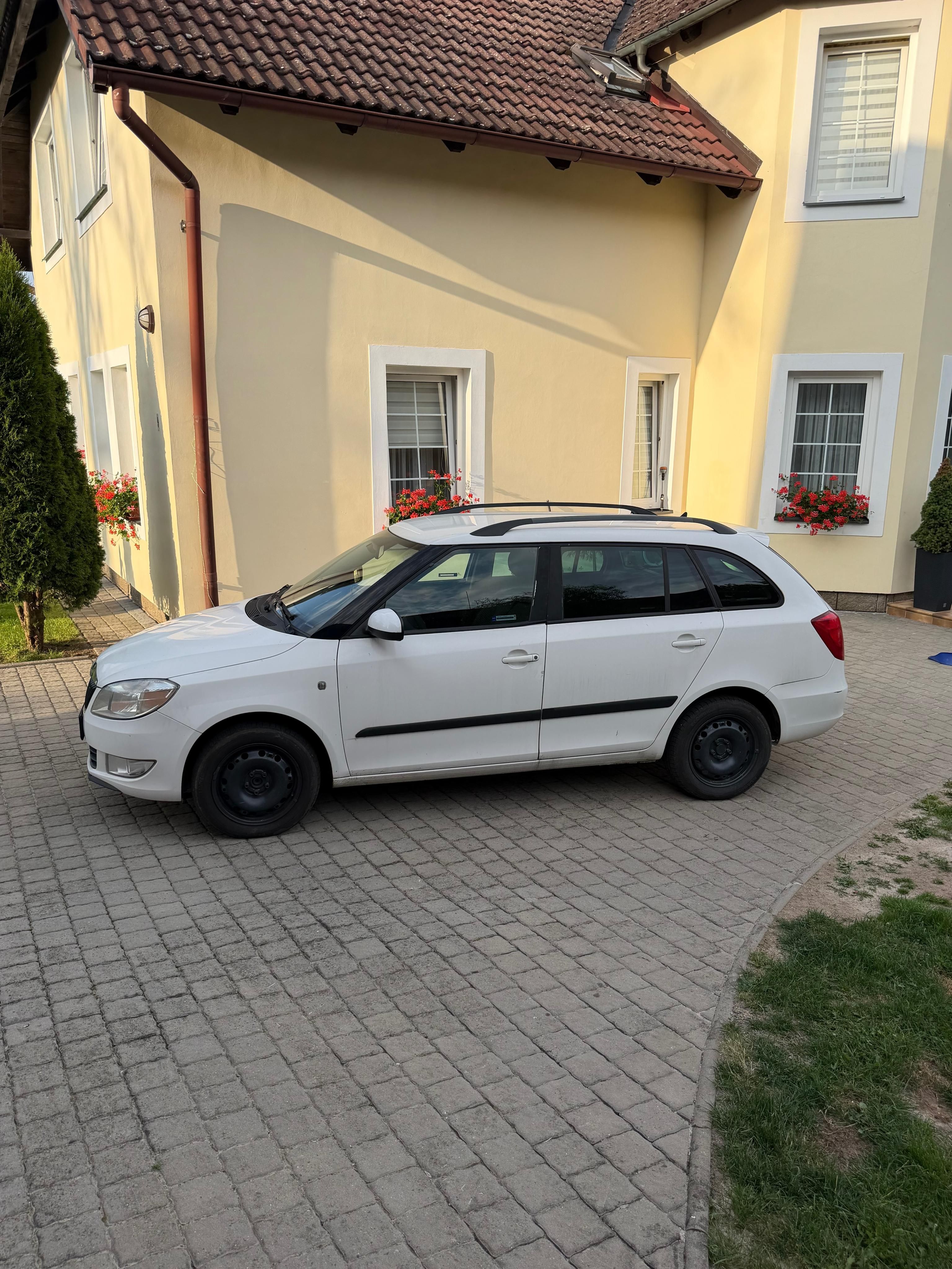 Škoda Fabia, Servisní knížka 2xklice - fotka 3