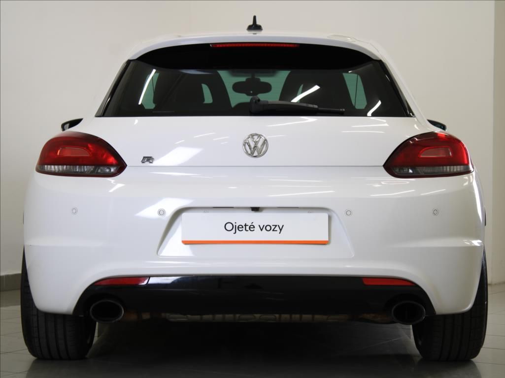 Volkswagen Scirocco, 2,0 R 195kW Manuál 162tkm. - fotka 4