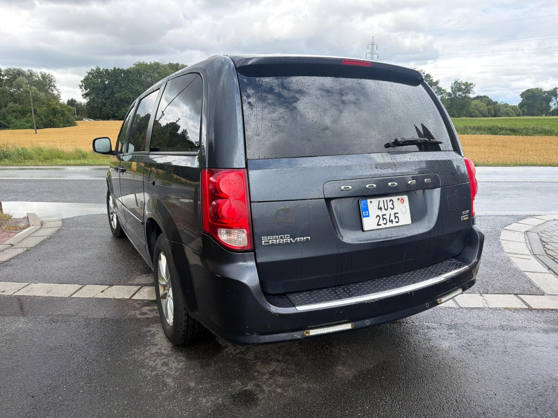 Dodge Grand Caravan, 3,6 SXT Crew RT 2014 - fotka 5