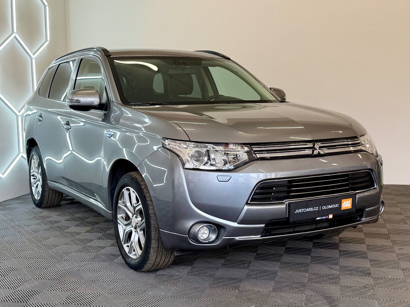 Mitsubishi Outlander, 2.0 PHEV 4WD | Plug-in Hybrid - fotka 3