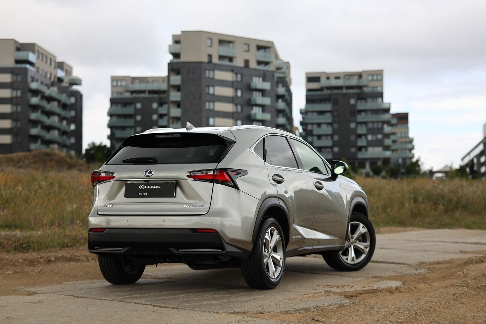 Lexus NX 300h, 300H 2,5 HEV PREMIUM (LUXURY - fotka 4