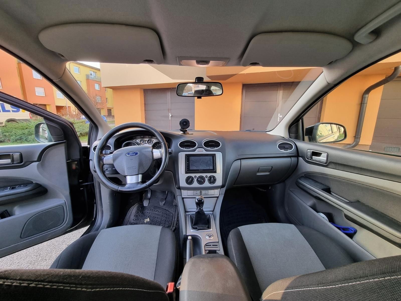 Ford Focus, 1.6i 74kW - fotka 5